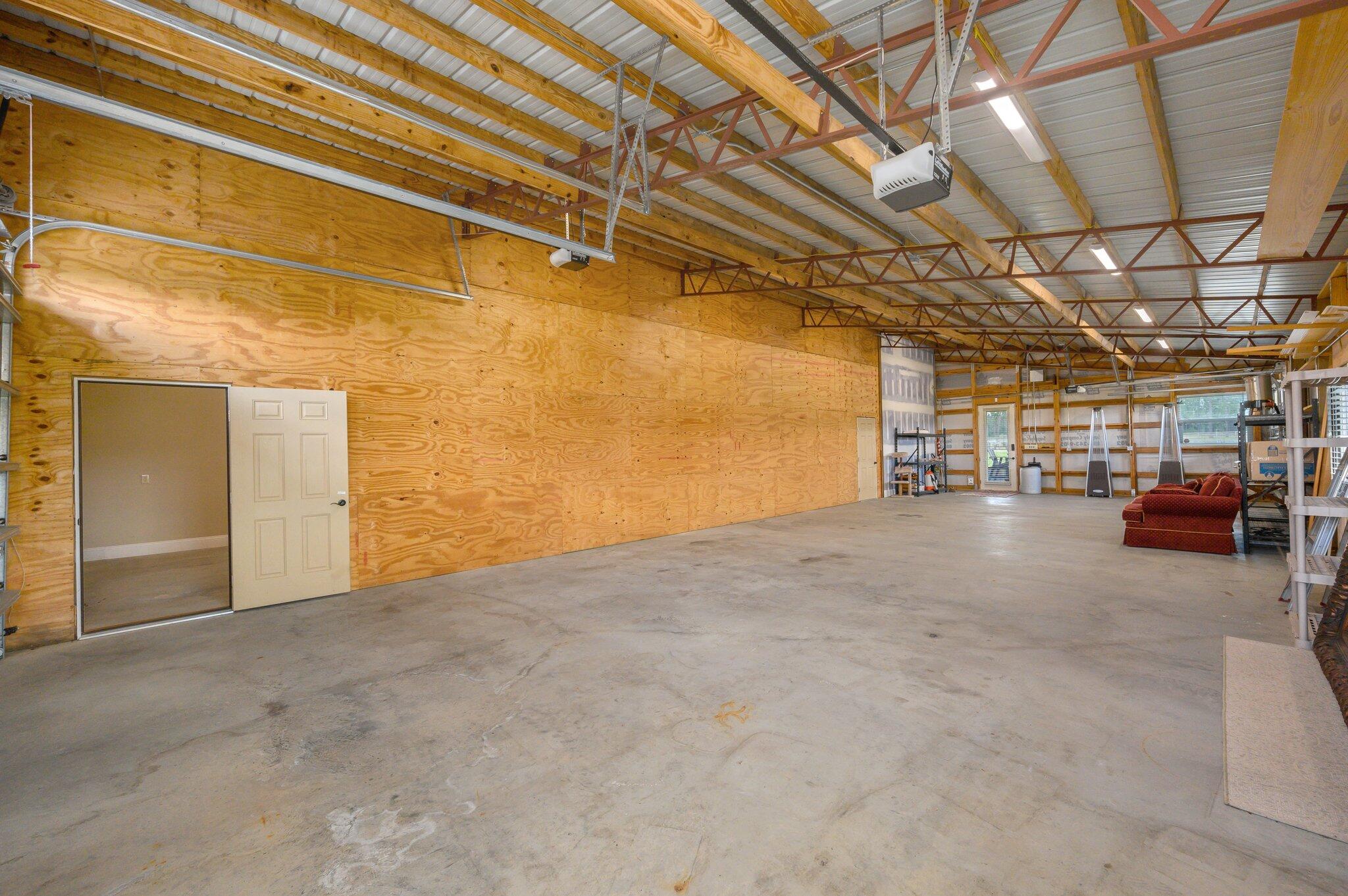 STABLES AT SANDY PINE - Farm