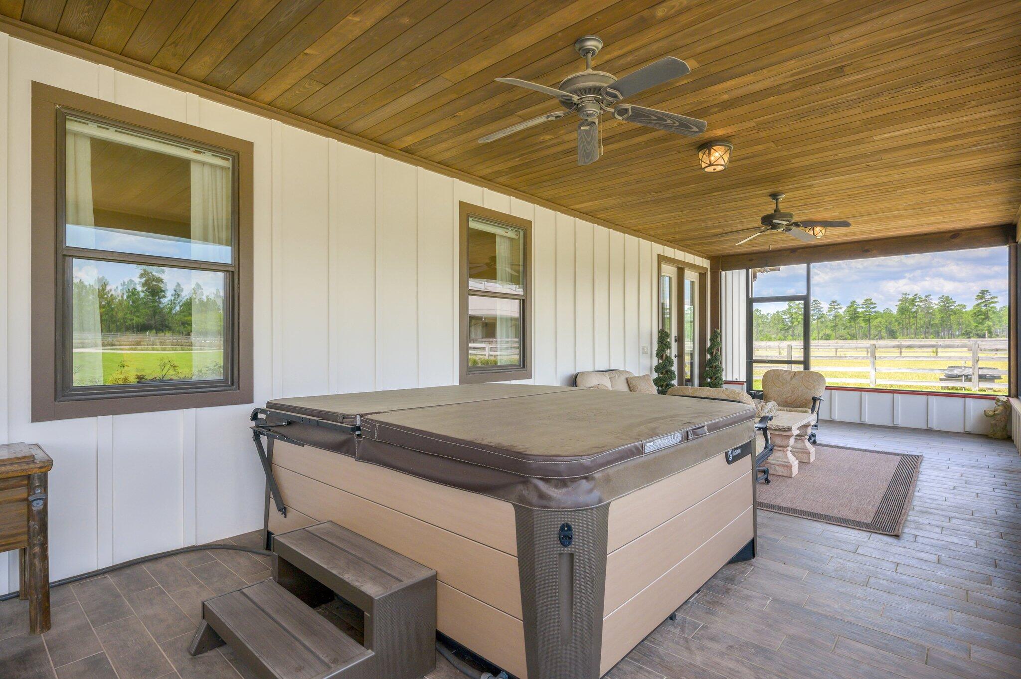 STABLES AT SANDY PINE - Farm