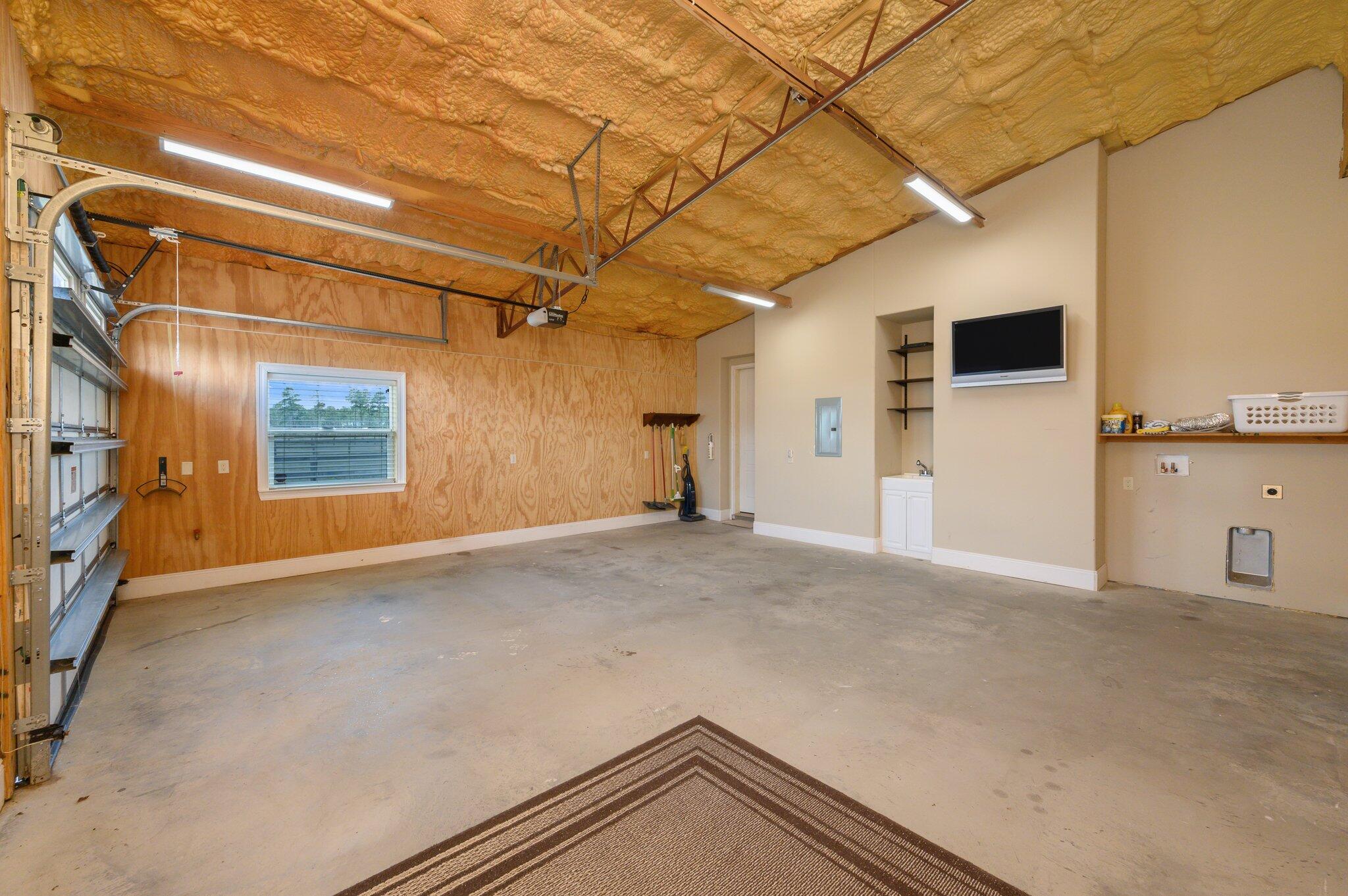 STABLES AT SANDY PINE - Farm