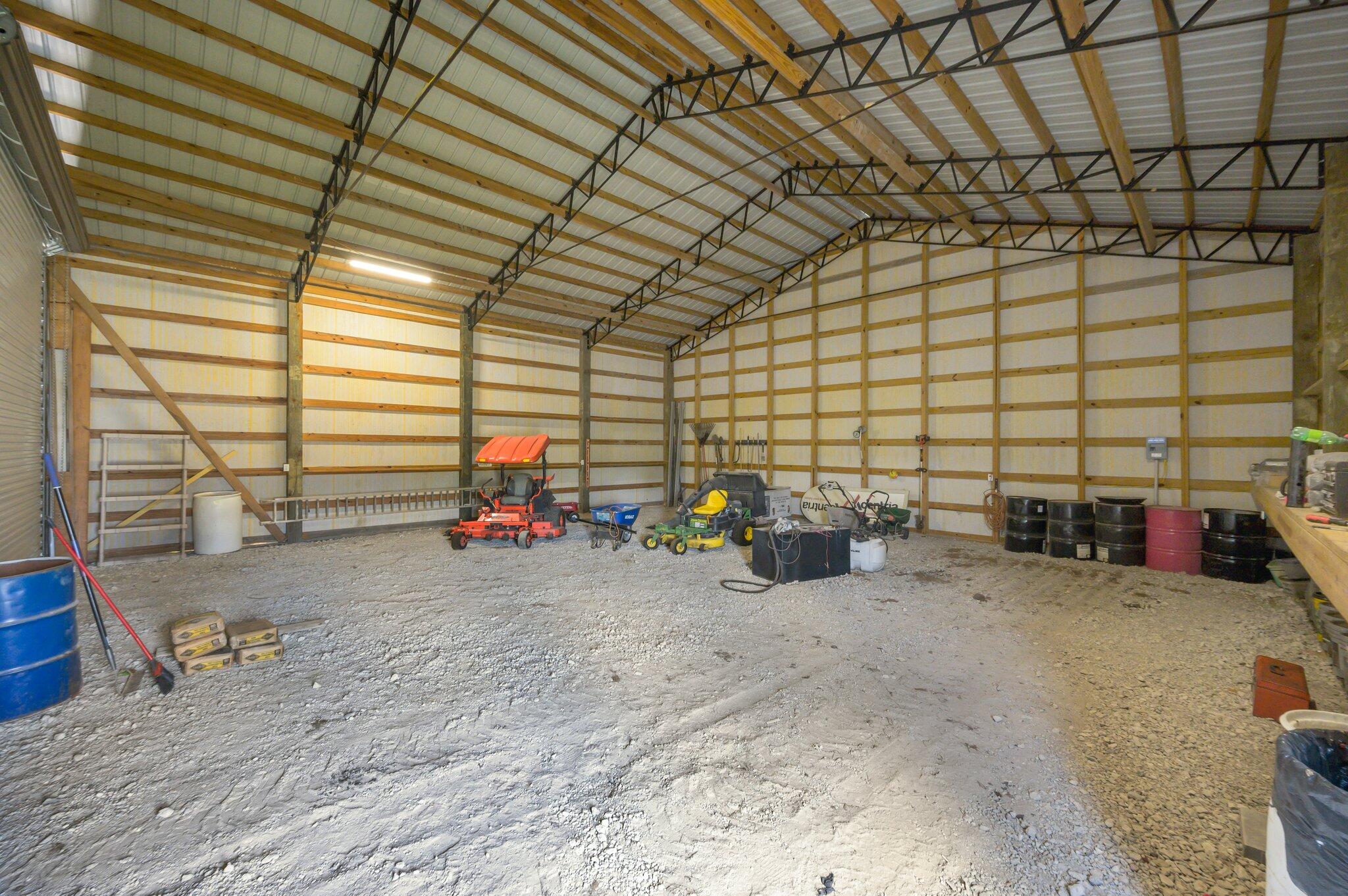 STABLES AT SANDY PINE - Farm