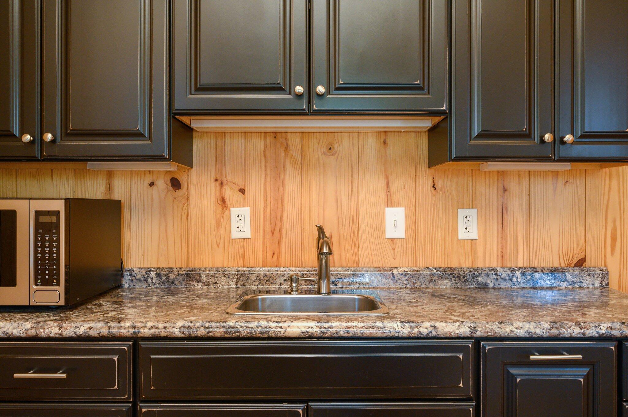 STABLES AT SANDY PINE - Farm