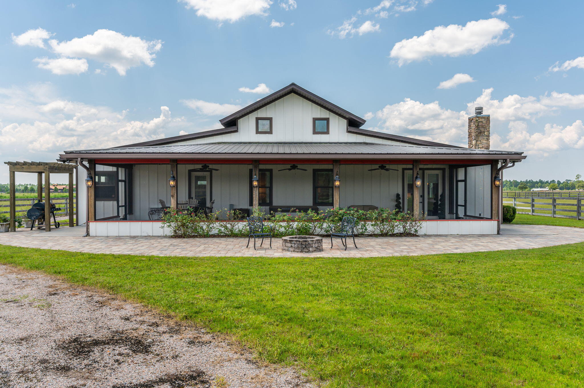 STABLES AT SANDY PINE - Farm