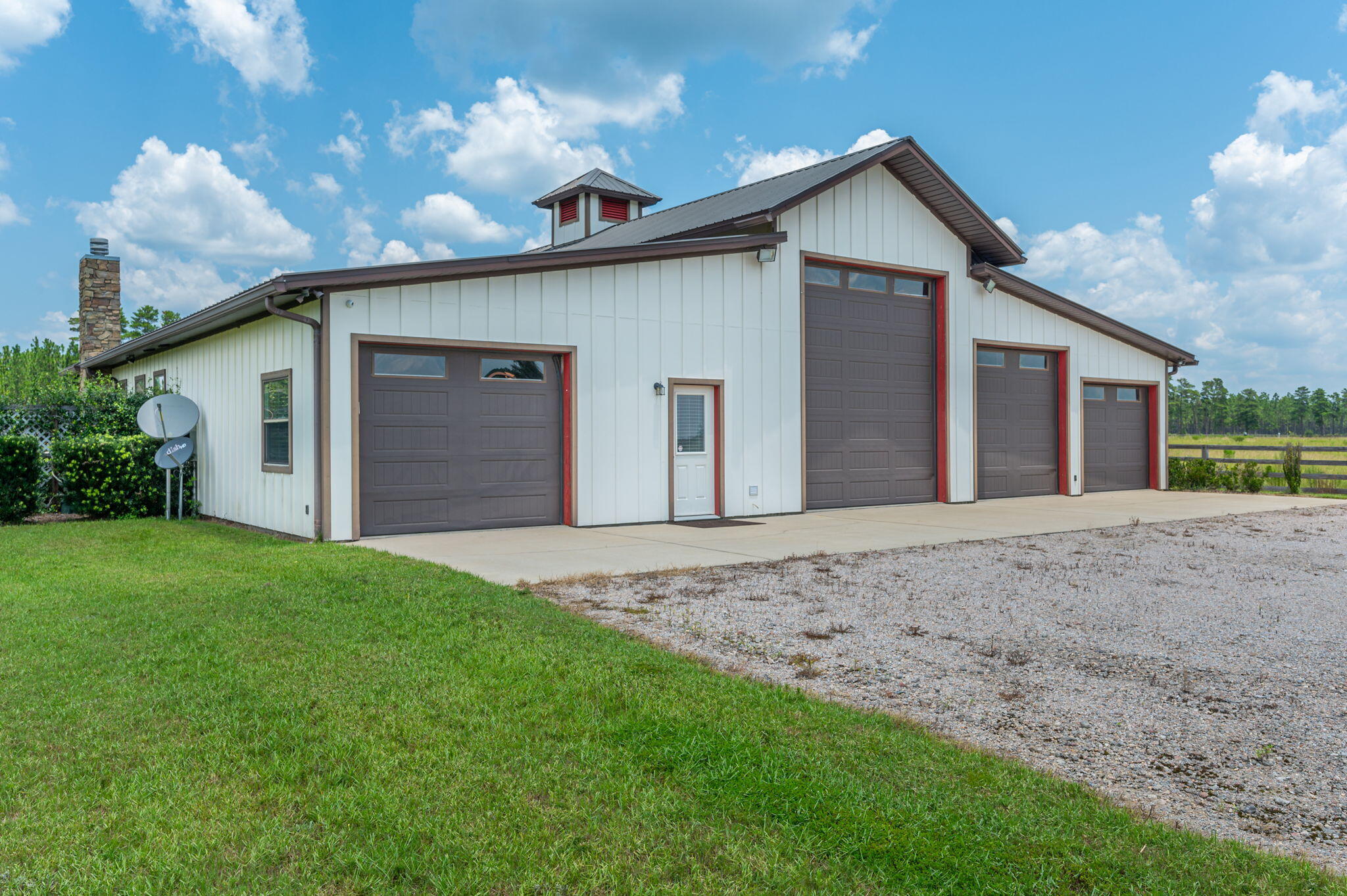 STABLES AT SANDY PINE - Farm