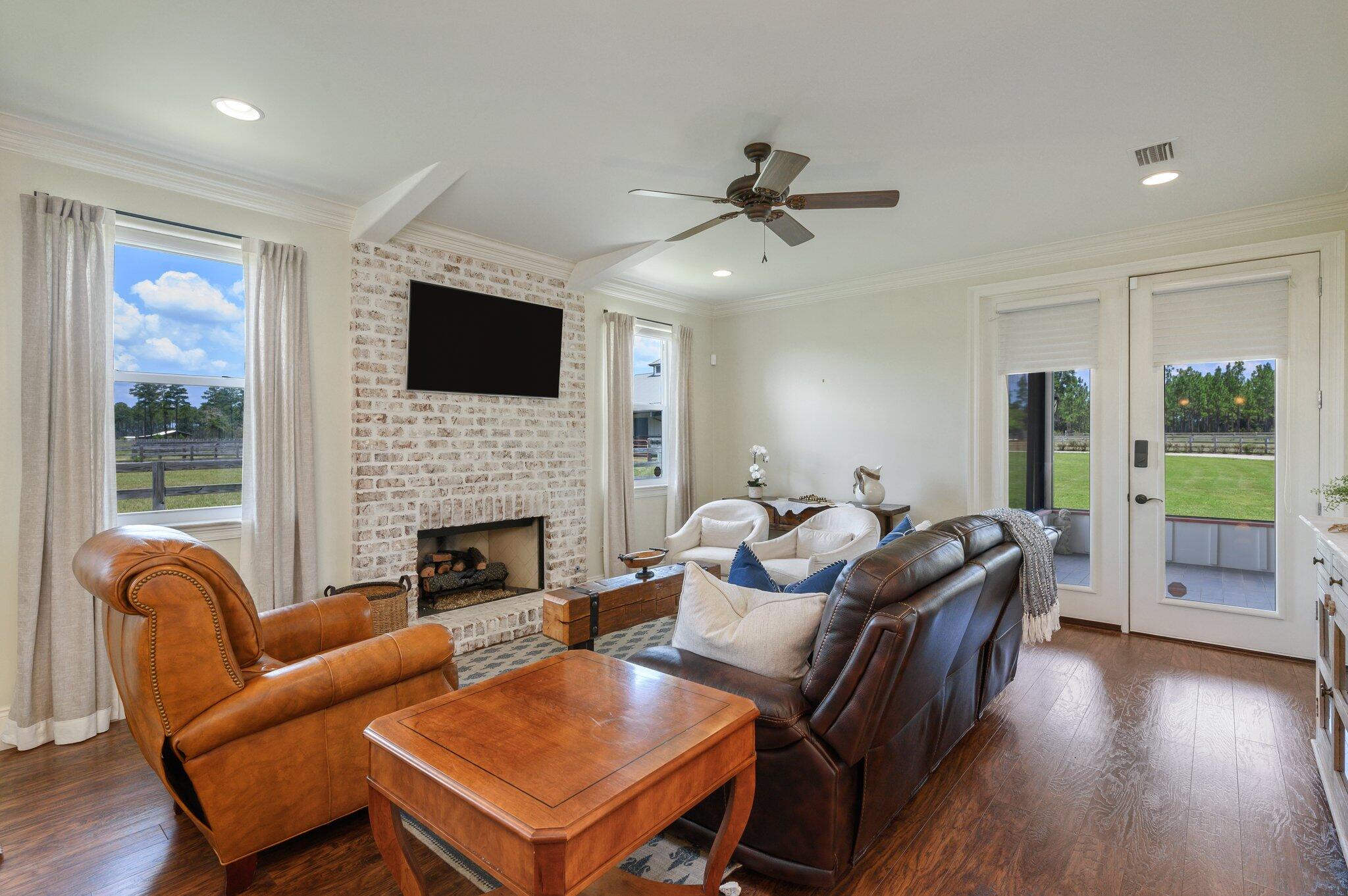 STABLES AT SANDY PINE - Farm