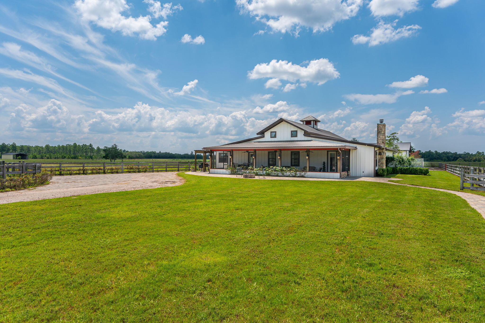 STABLES AT SANDY PINE - Farm