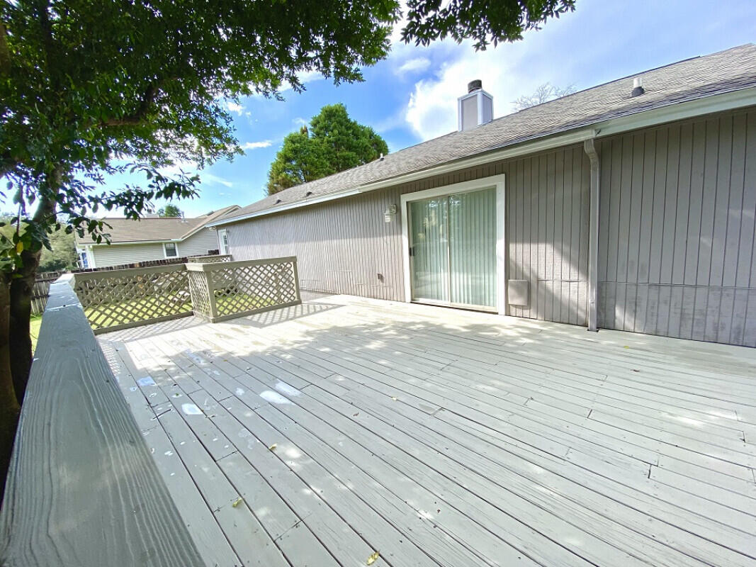 COUNTRYVIEW EST - Residential