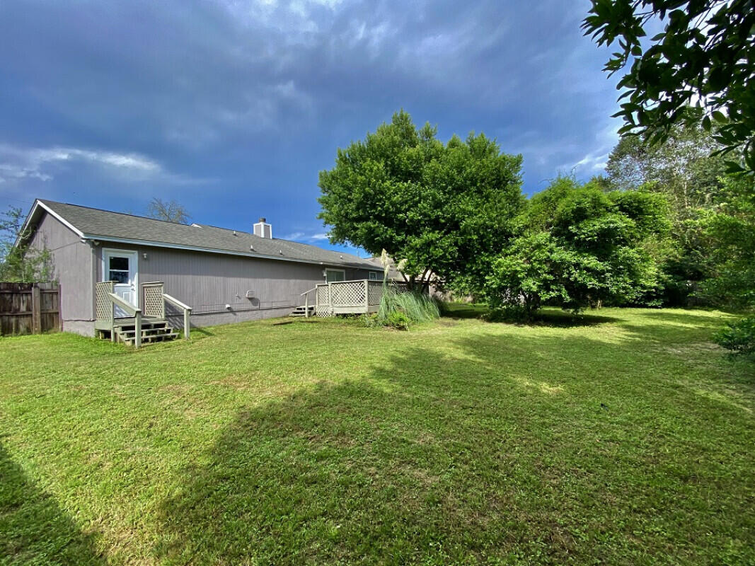 COUNTRYVIEW EST - Residential