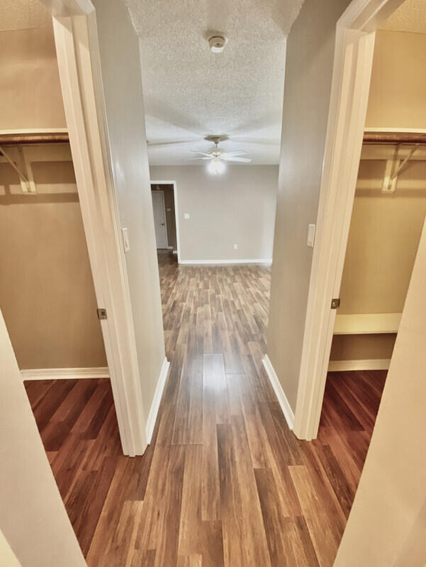 COUNTRYVIEW EST - Residential