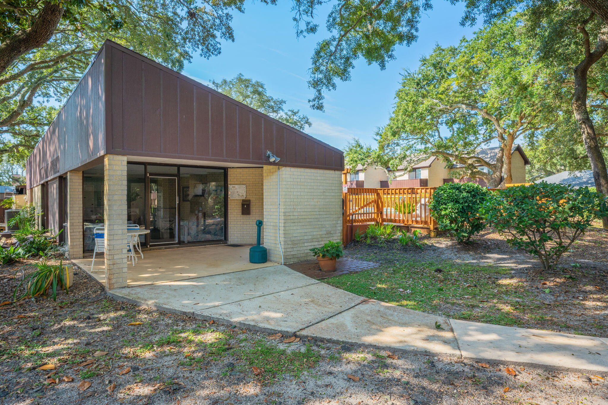 MOSSEY COVE T/H - Residential