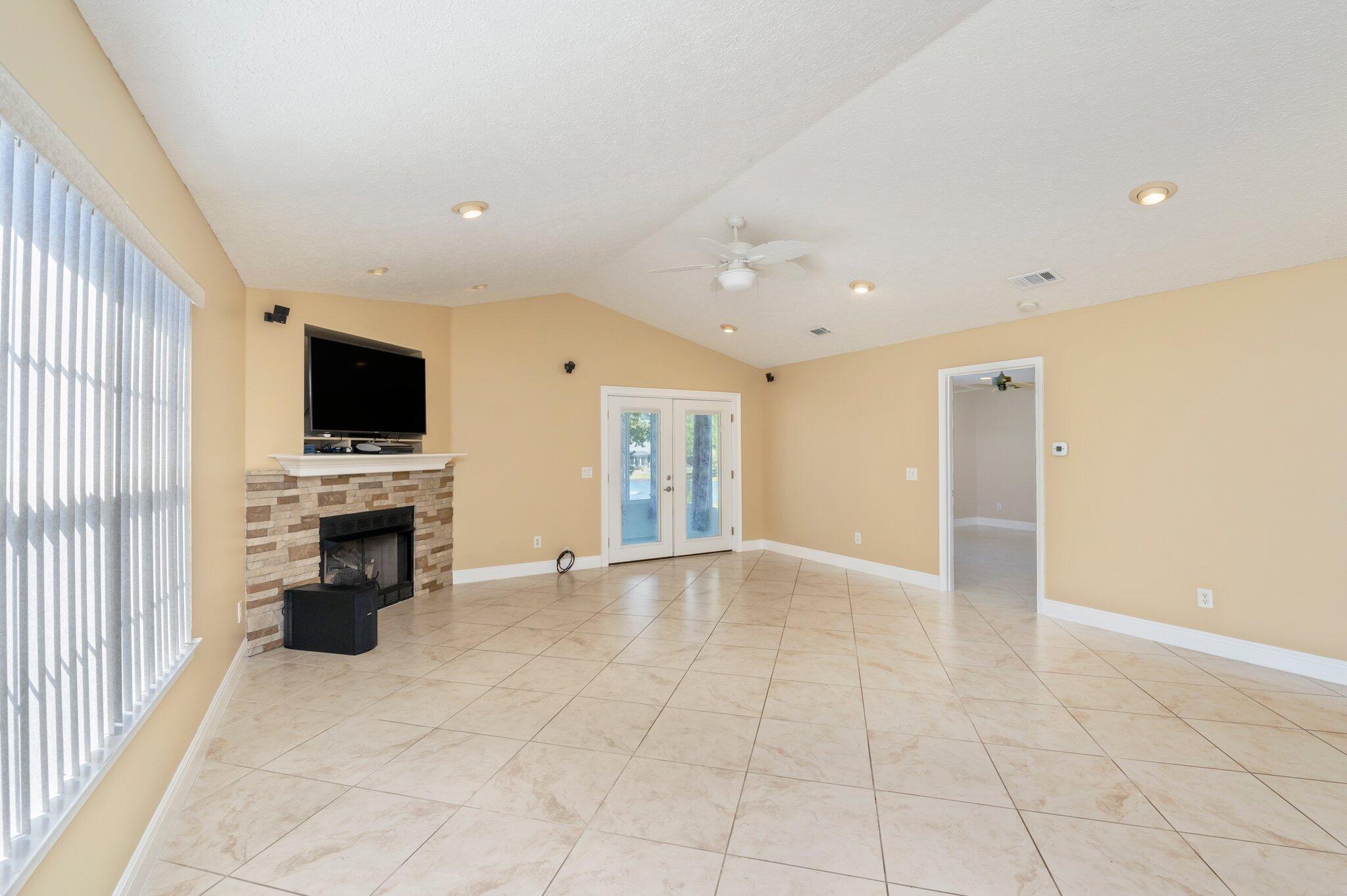 BAYSIDE PH 1 - Residential