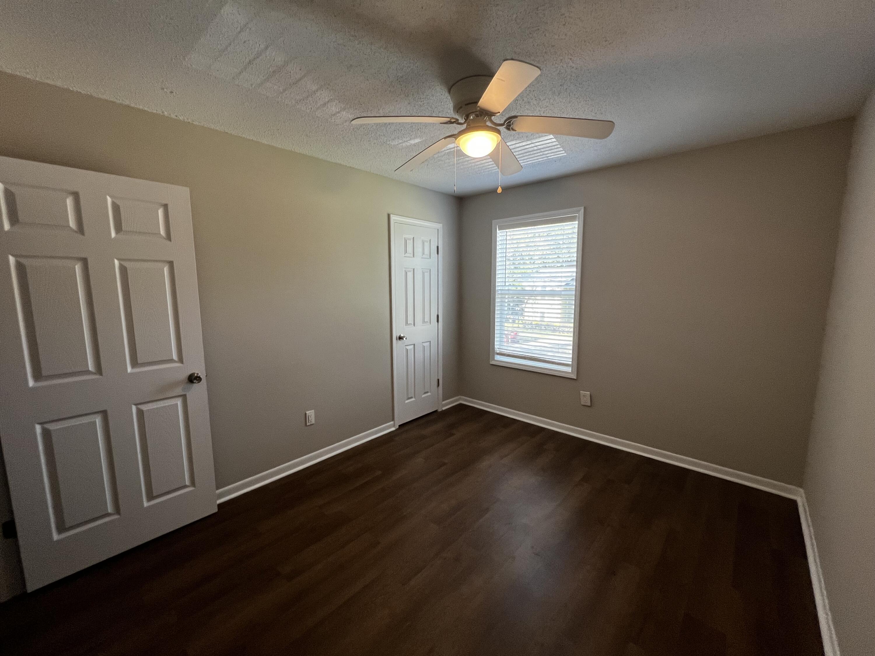 HAMPTONS TOWNHOMES THE - Residential Lease