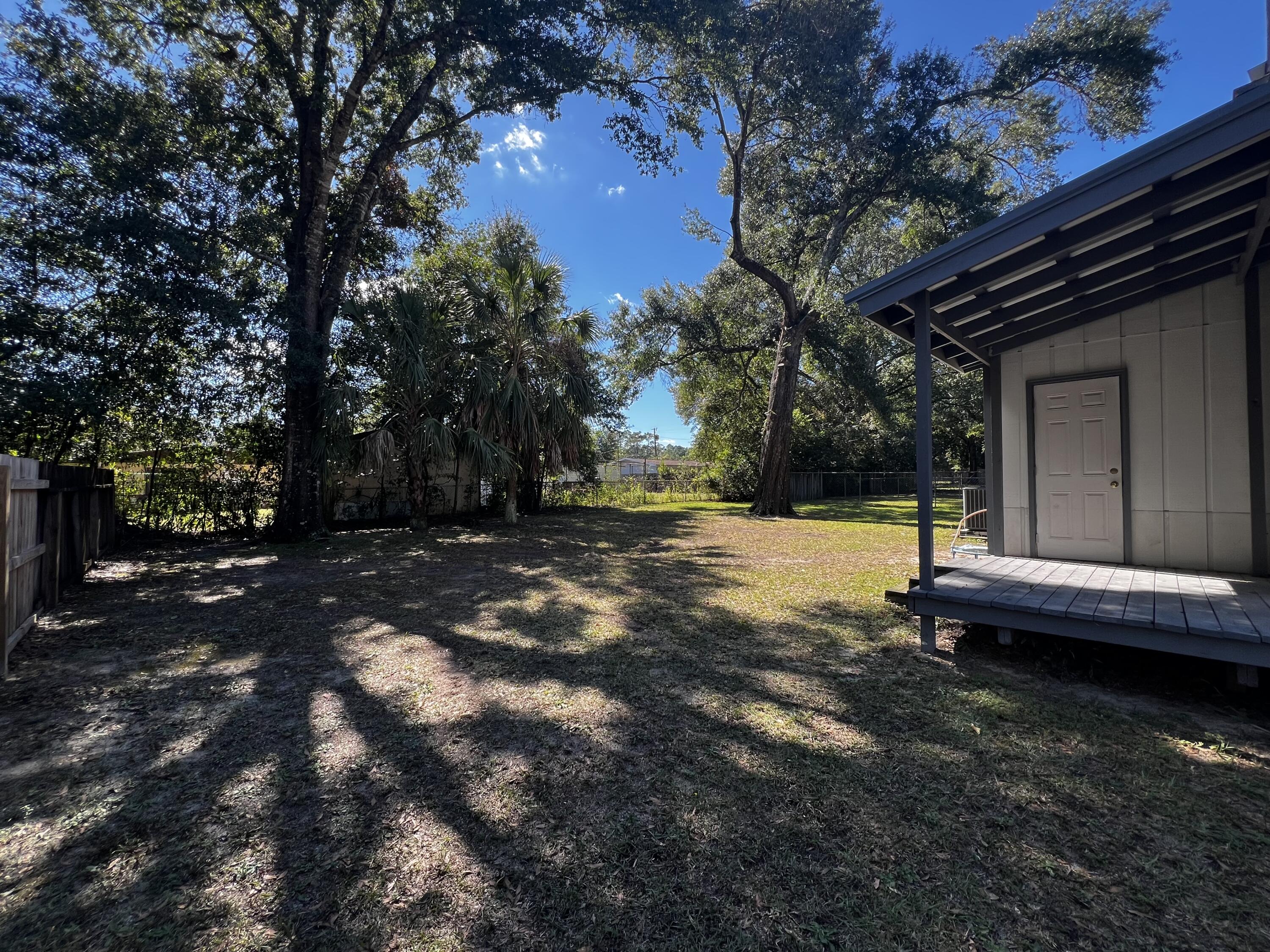 HAMPTONS TOWNHOMES THE - Residential Lease