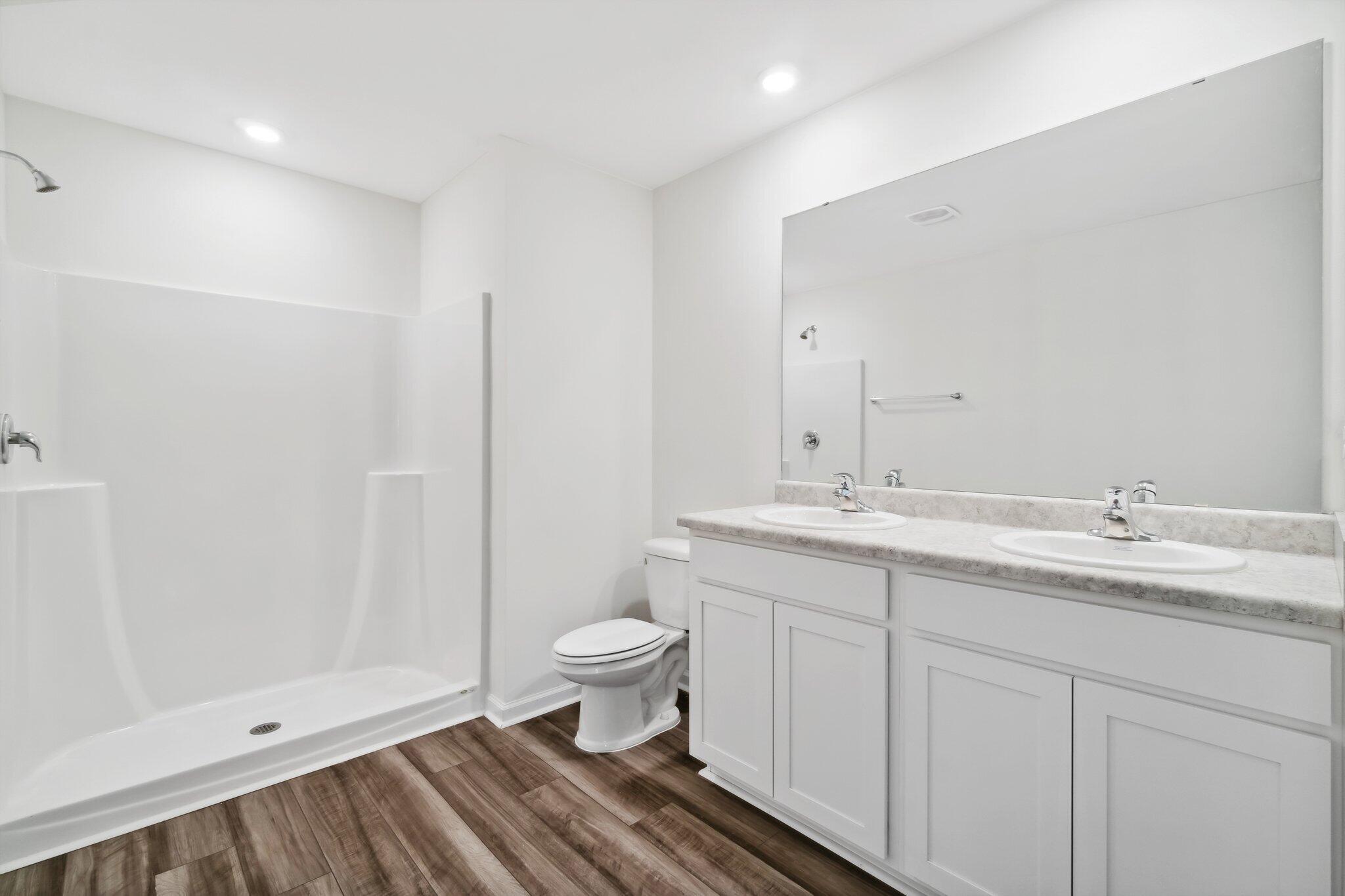 RIVERWALK PH I - Residential Lease