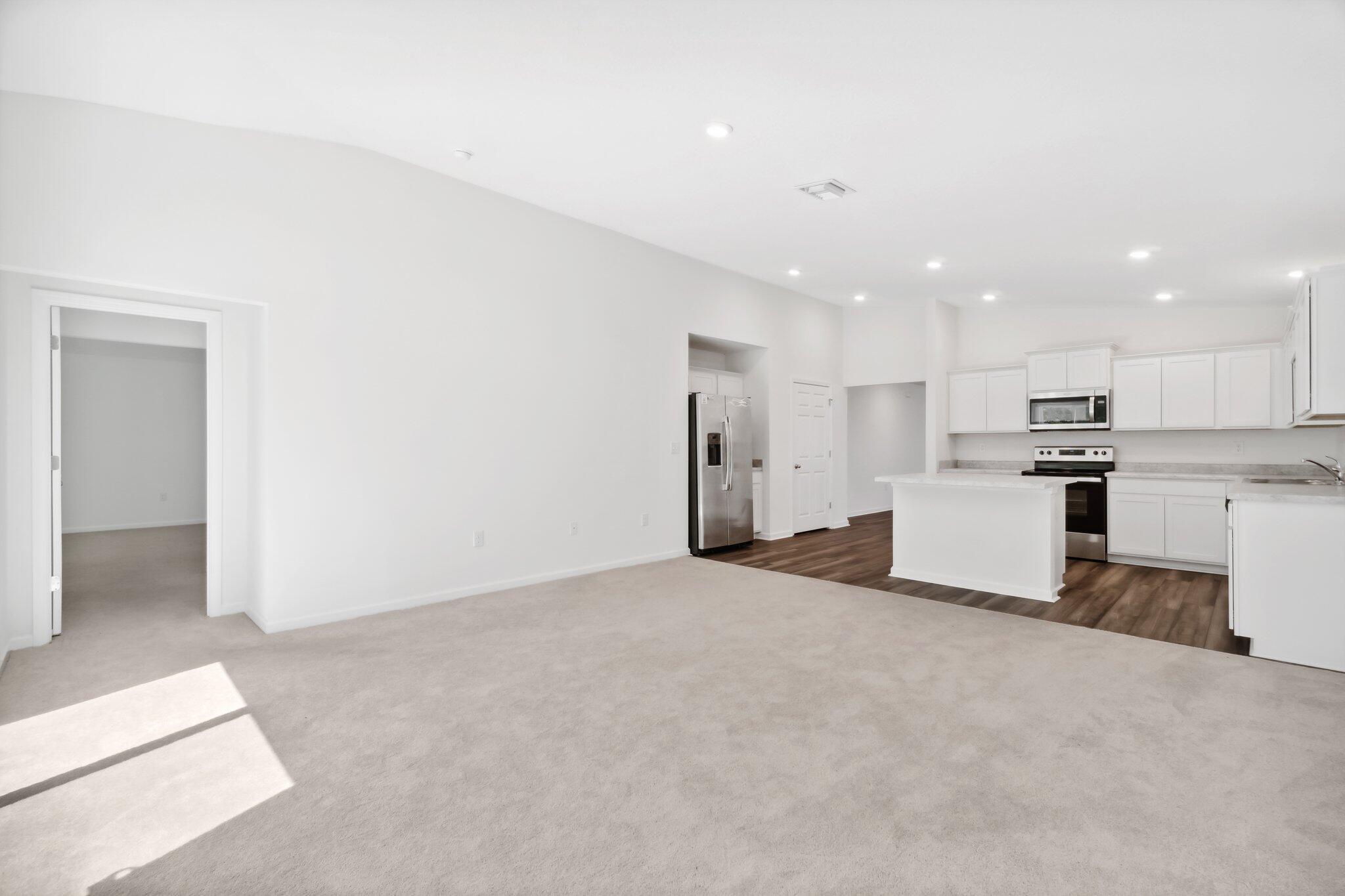 RIVERWALK PH I - Residential Lease