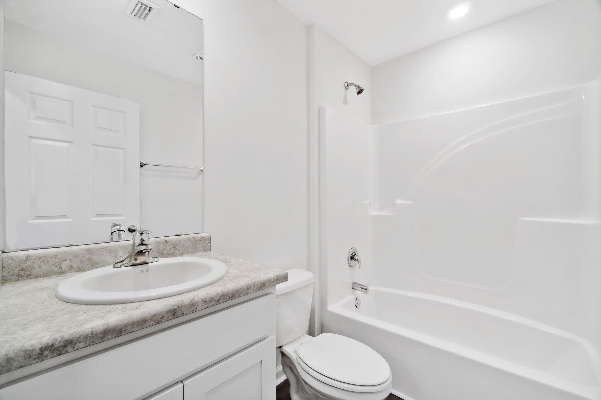 RIVERWALK PH I - Residential Lease