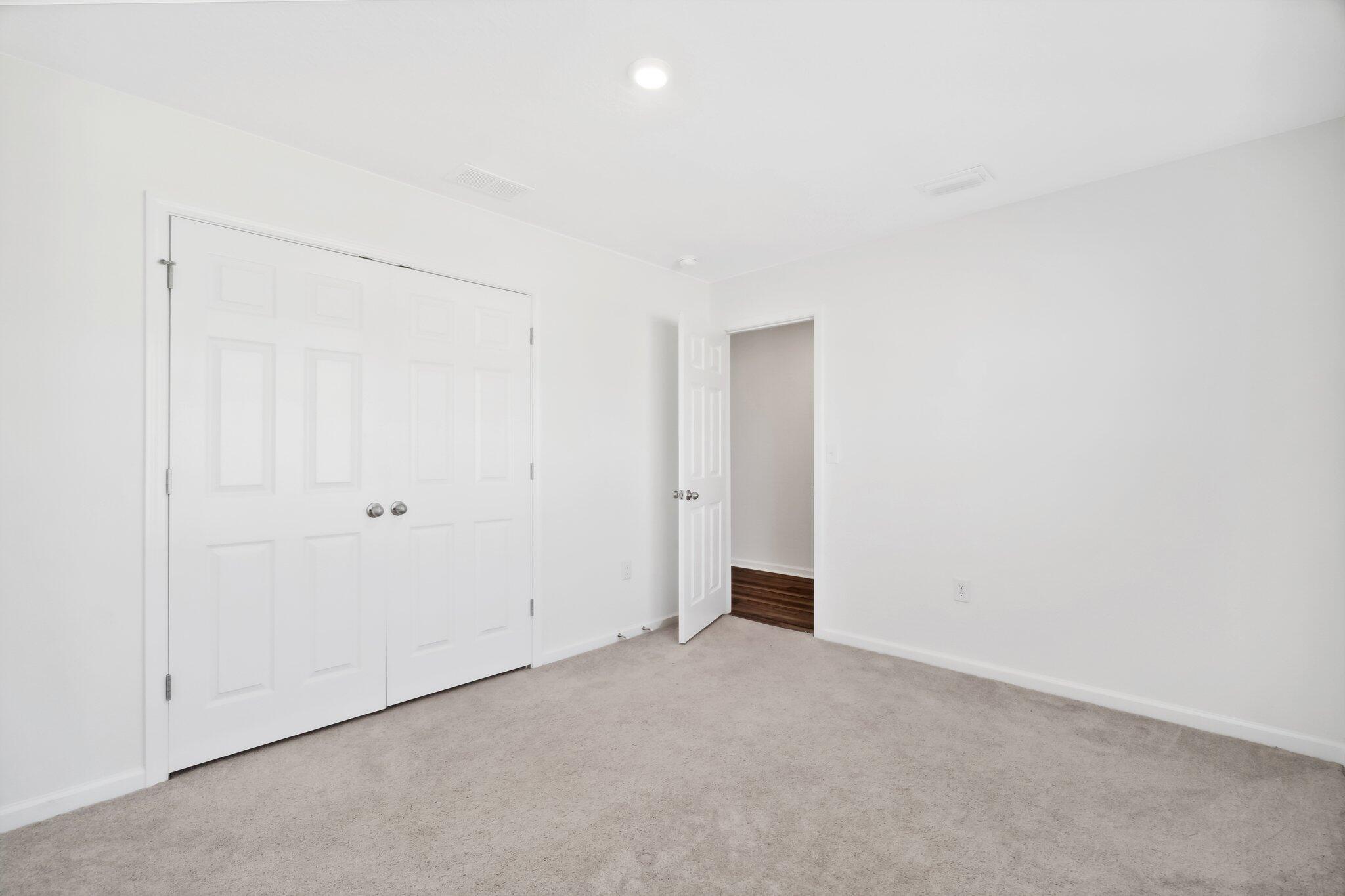 RIVERWALK PH I - Residential Lease
