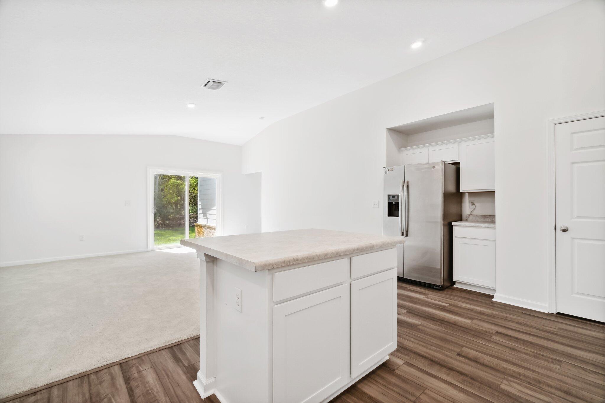RIVERWALK PH I - Residential Lease