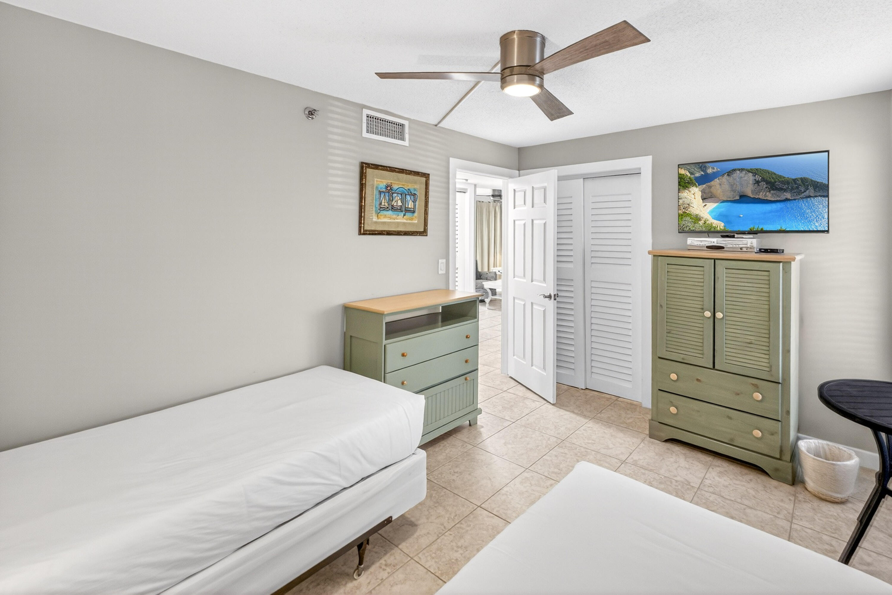 BEACHSIDE 1 CONDO - Residential