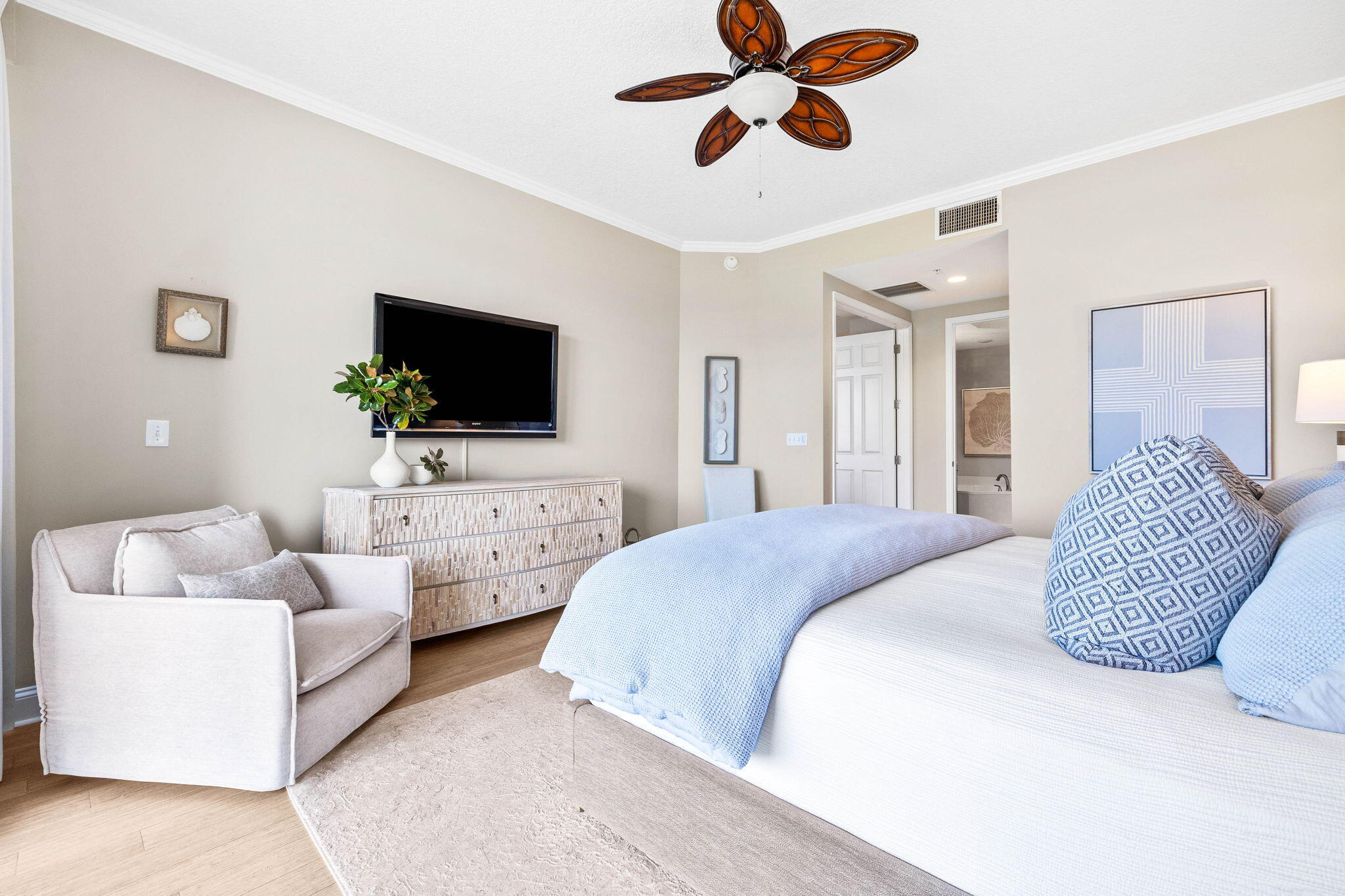 ALEXANDER AT PALM COURT - Residential