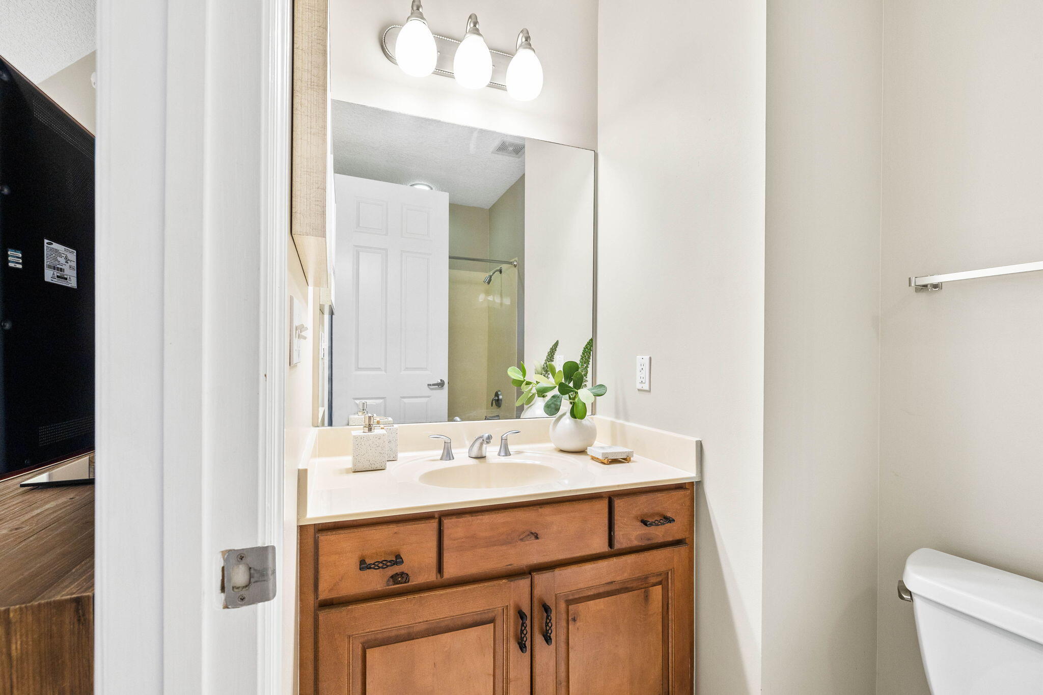 ALEXANDER AT PALM COURT - Residential