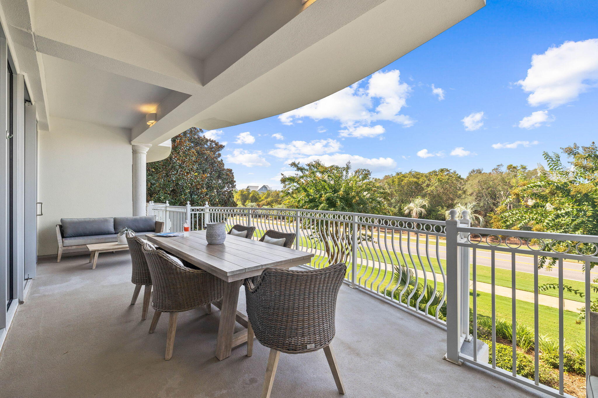 ALEXANDER AT PALM COURT - Residential