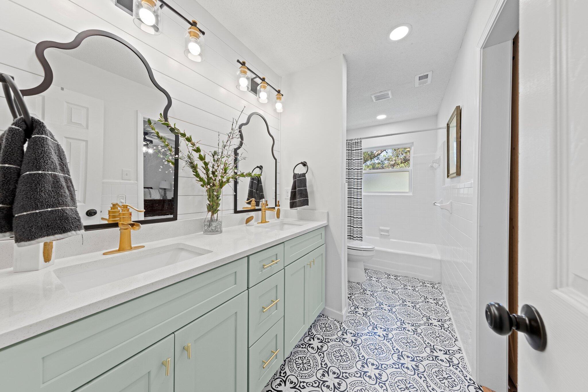 BAYOU WOODS - Residential