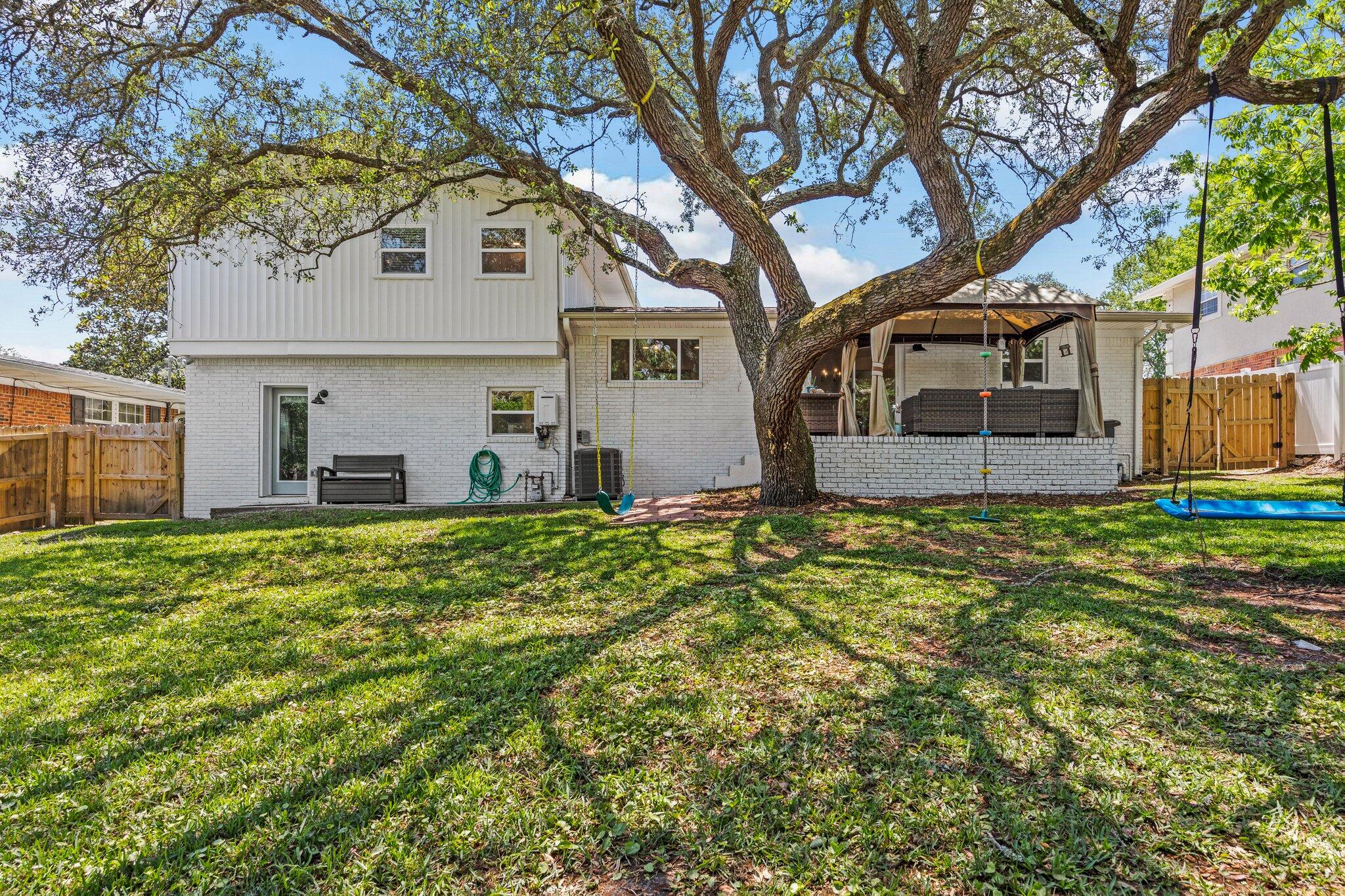 BAYOU WOODS - Residential