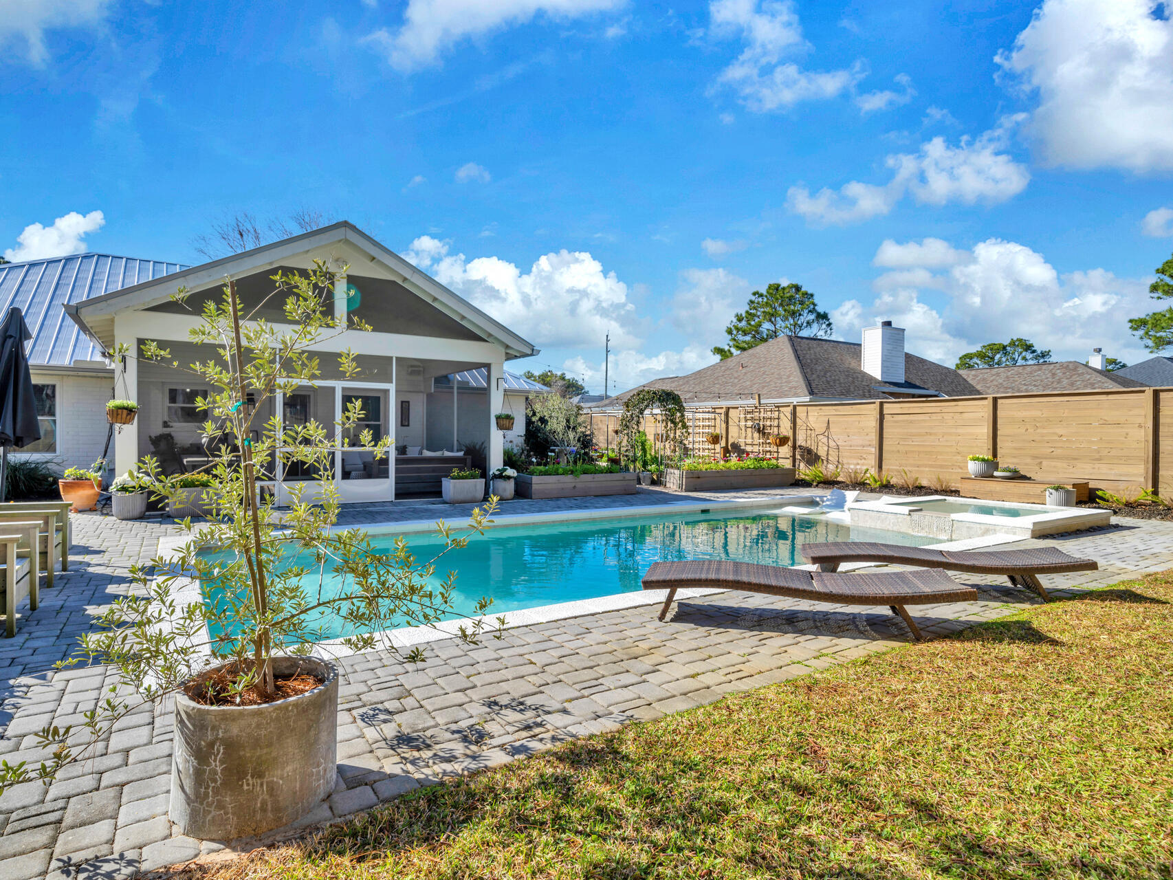 HOLIDAY SHORES ESTATES - Residential