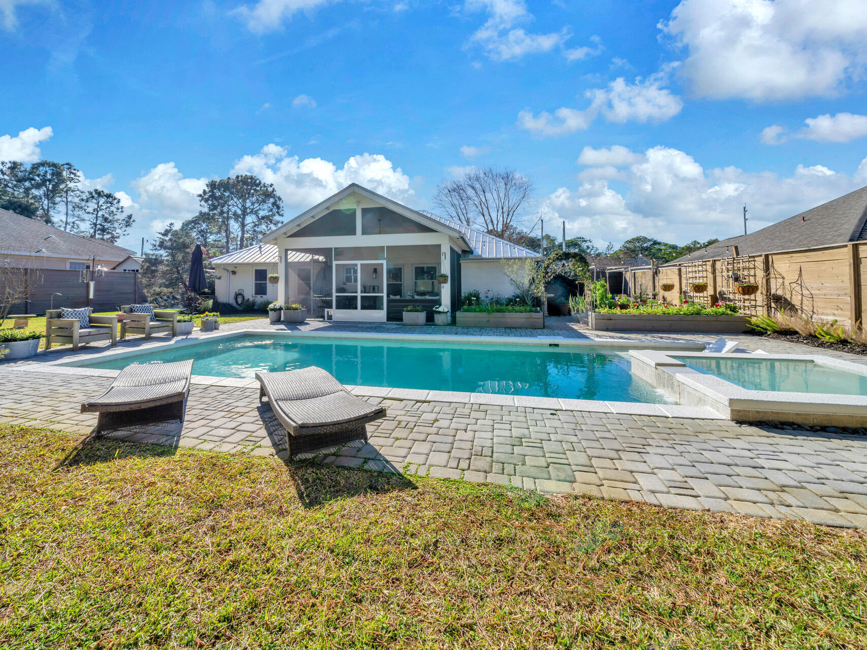 HOLIDAY SHORES ESTATES - Residential