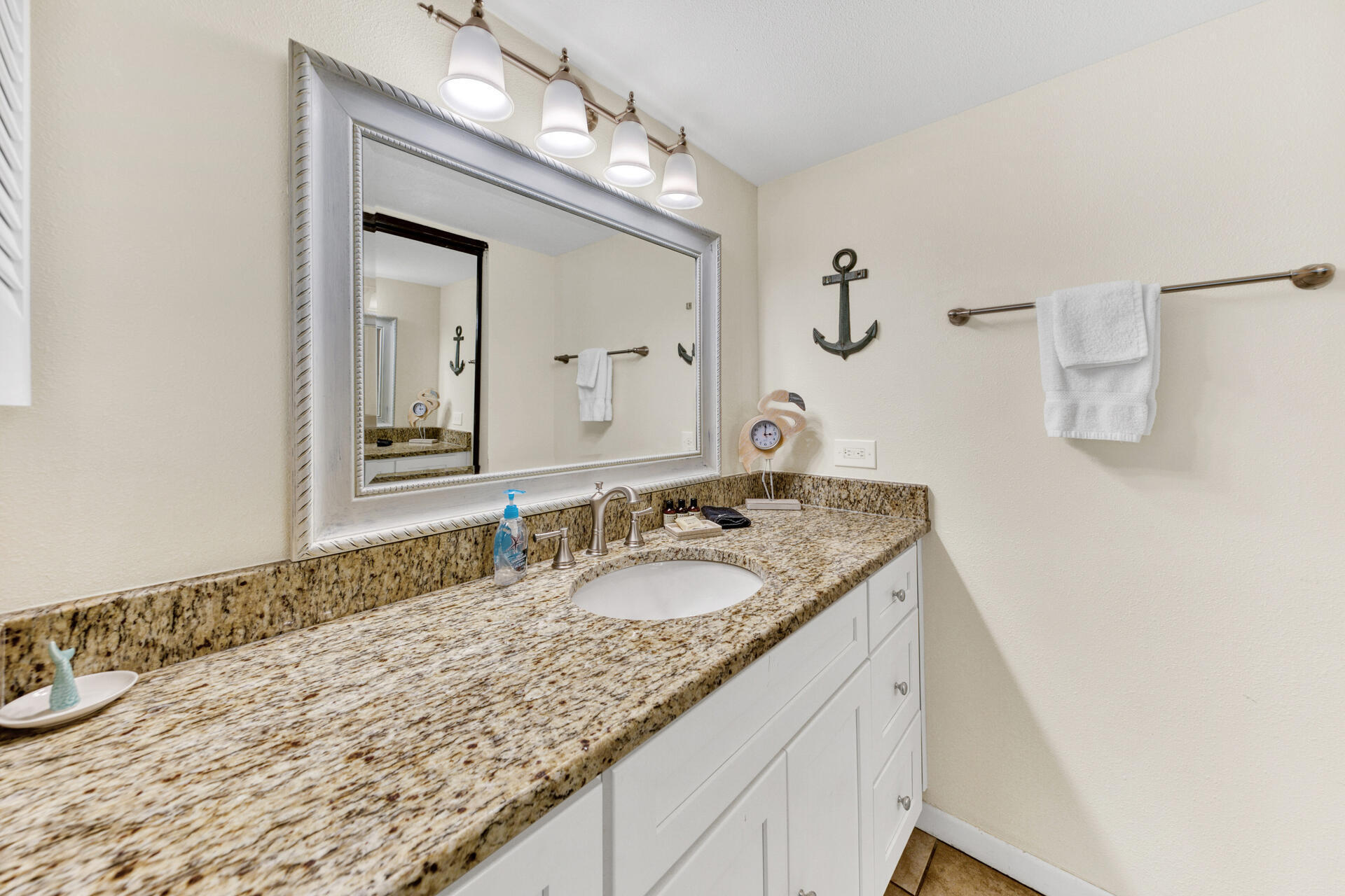 MAINSAIL CONDO PH 1 - Residential