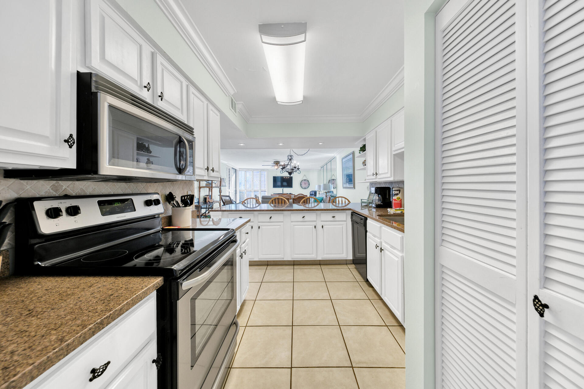 MAINSAIL CONDO PH 1 - Residential