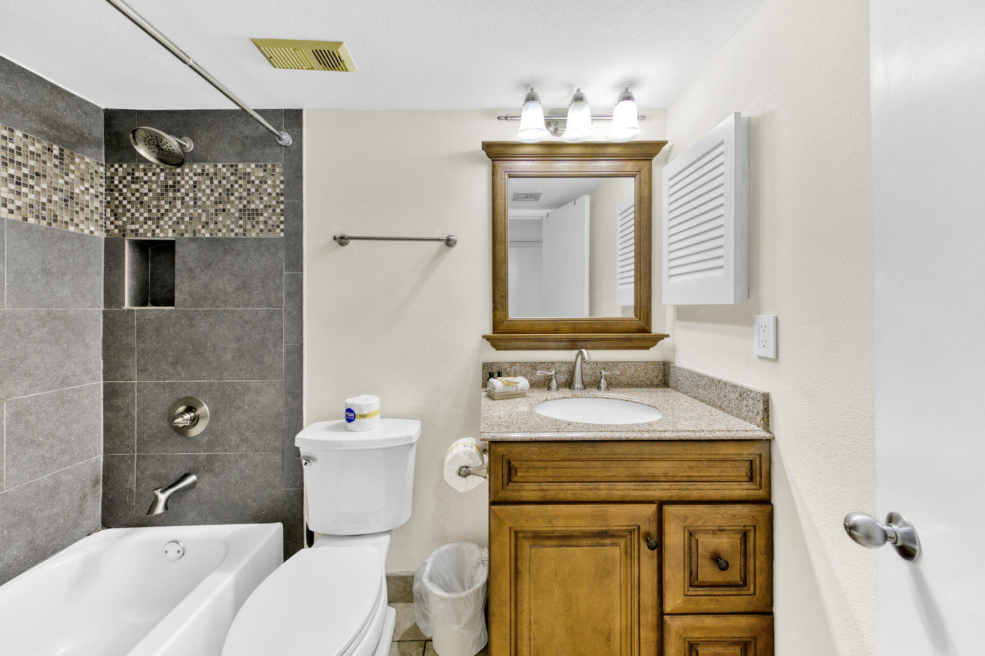 MAINSAIL CONDO PH 1 - Residential