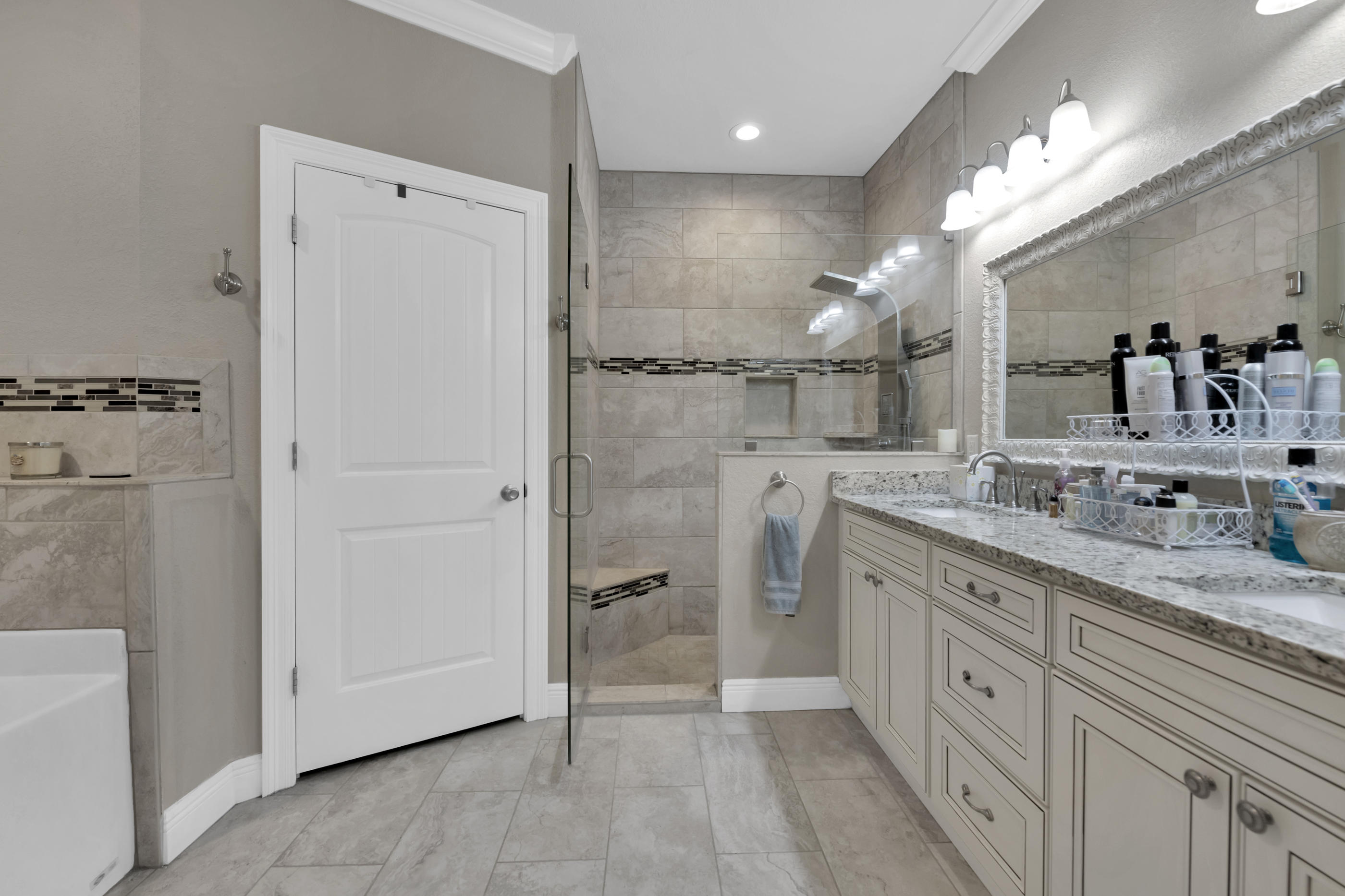 LAKE PIPPIN - Residential