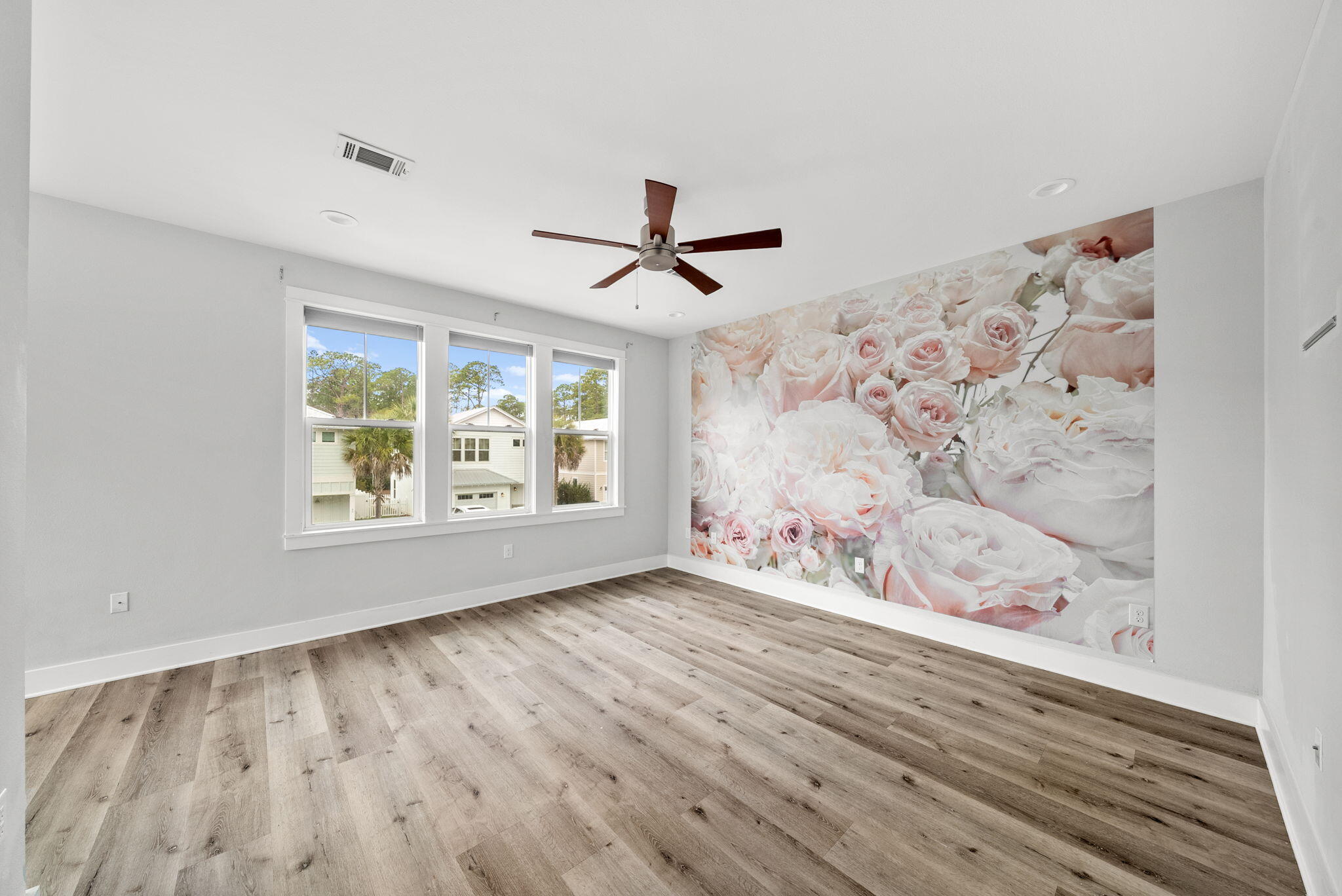 LIGHTHOUSE POINTE - Residential