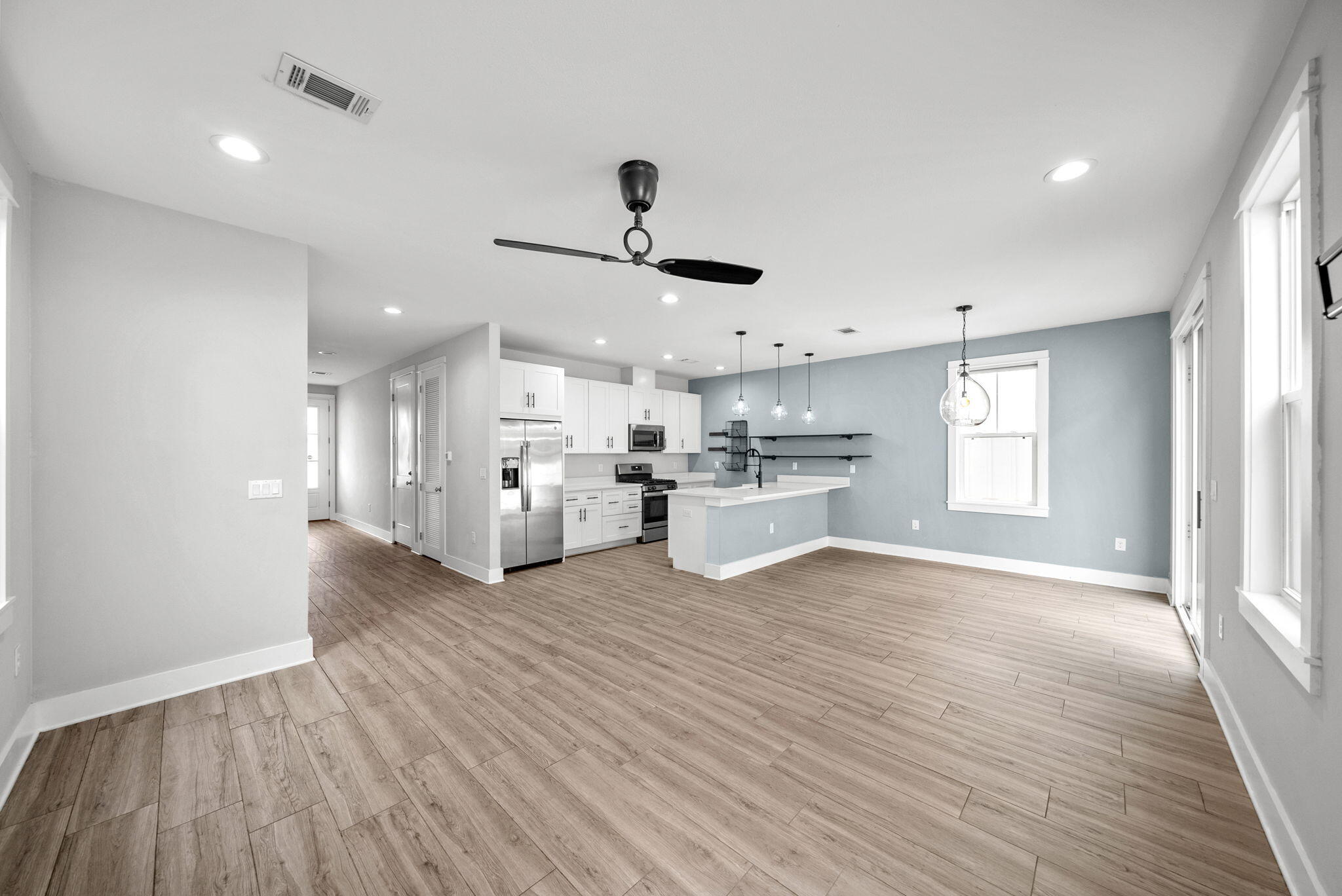 LIGHTHOUSE POINTE - Residential