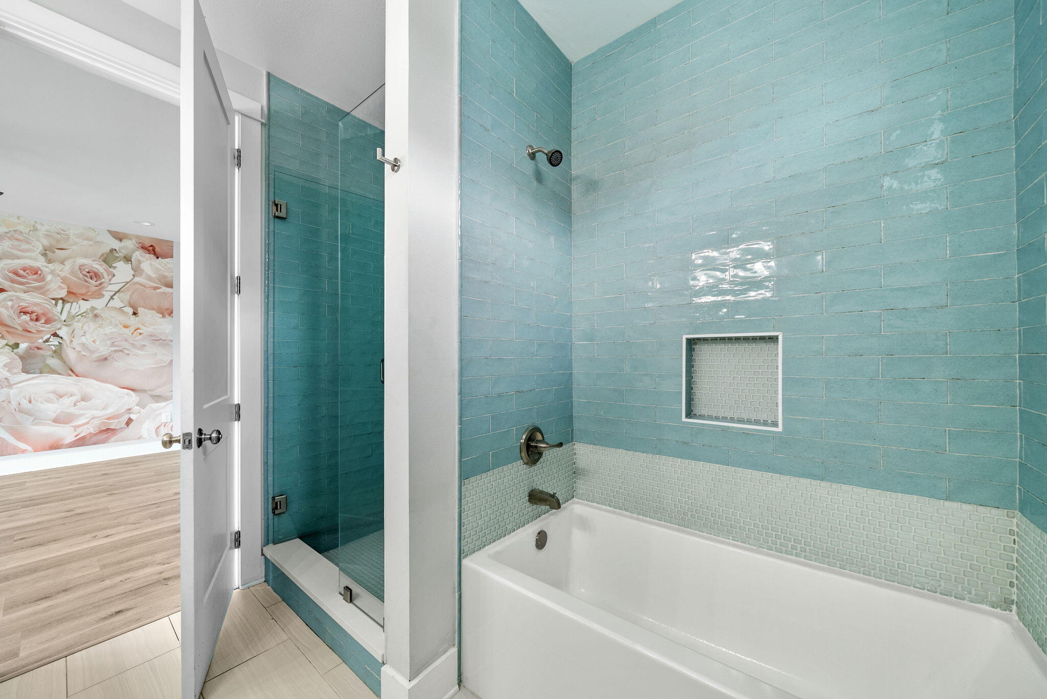 LIGHTHOUSE POINTE - Residential