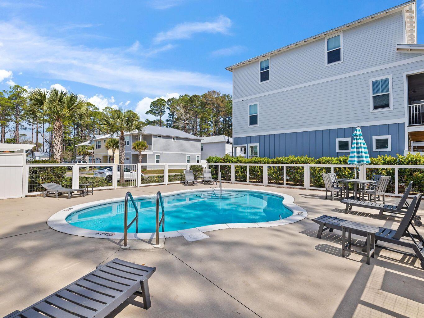 LIGHTHOUSE POINTE - Residential