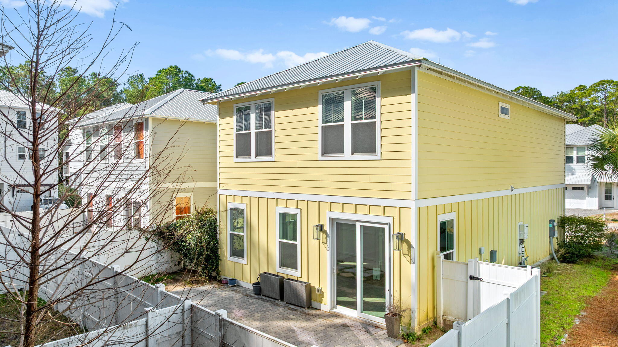 LIGHTHOUSE POINTE - Residential