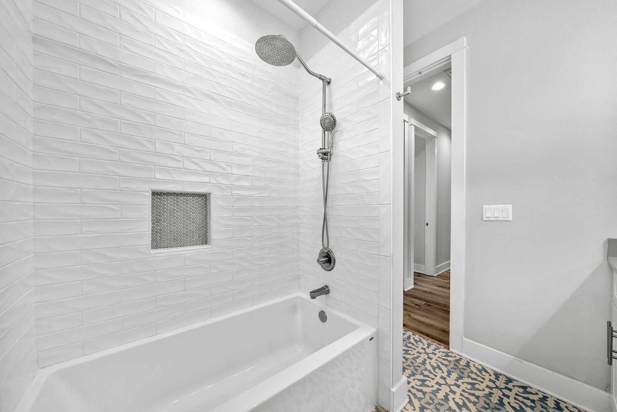 LIGHTHOUSE POINTE - Residential