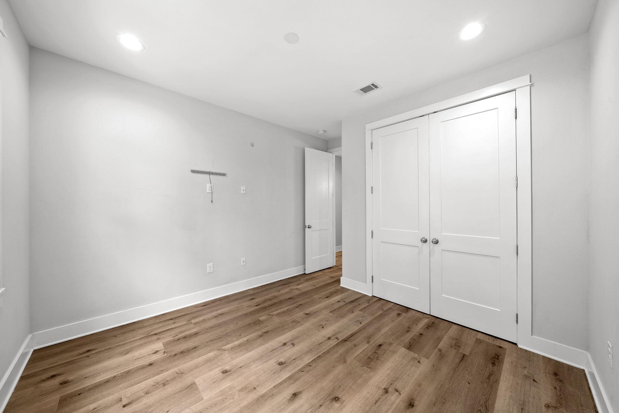 LIGHTHOUSE POINTE - Residential