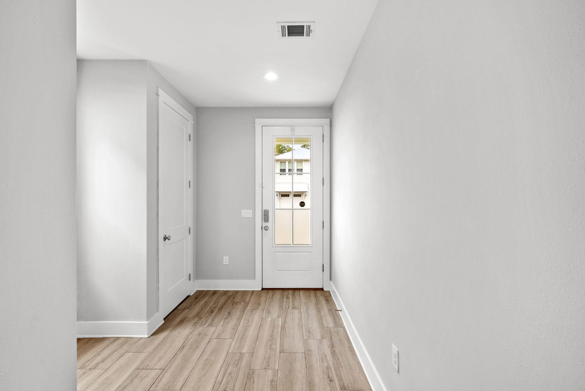 LIGHTHOUSE POINTE - Residential