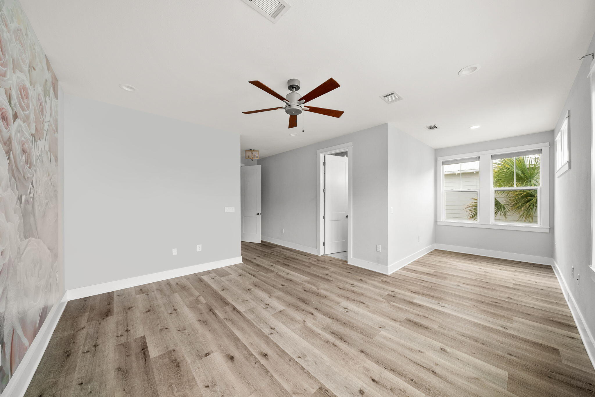 LIGHTHOUSE POINTE - Residential