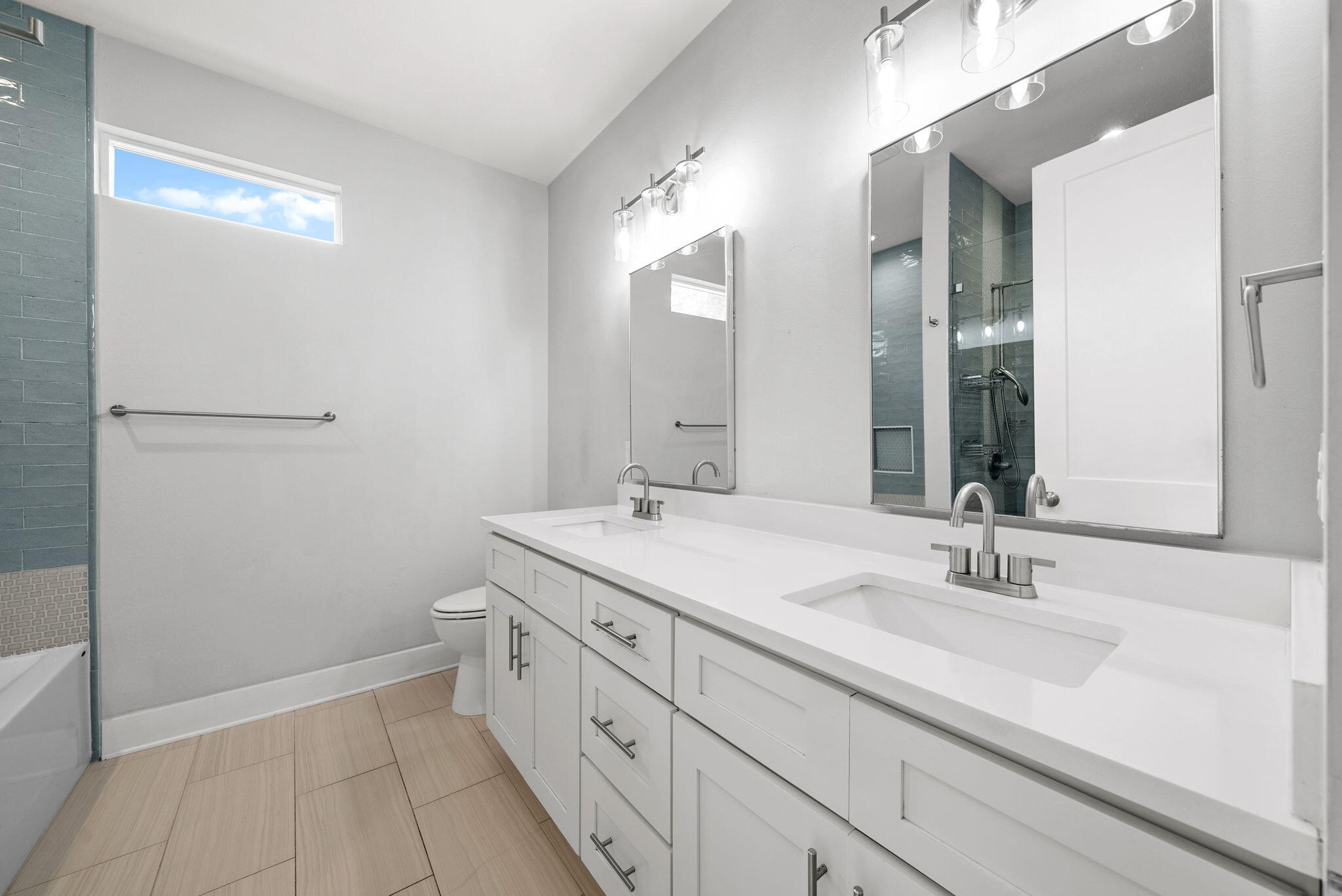 LIGHTHOUSE POINTE - Residential