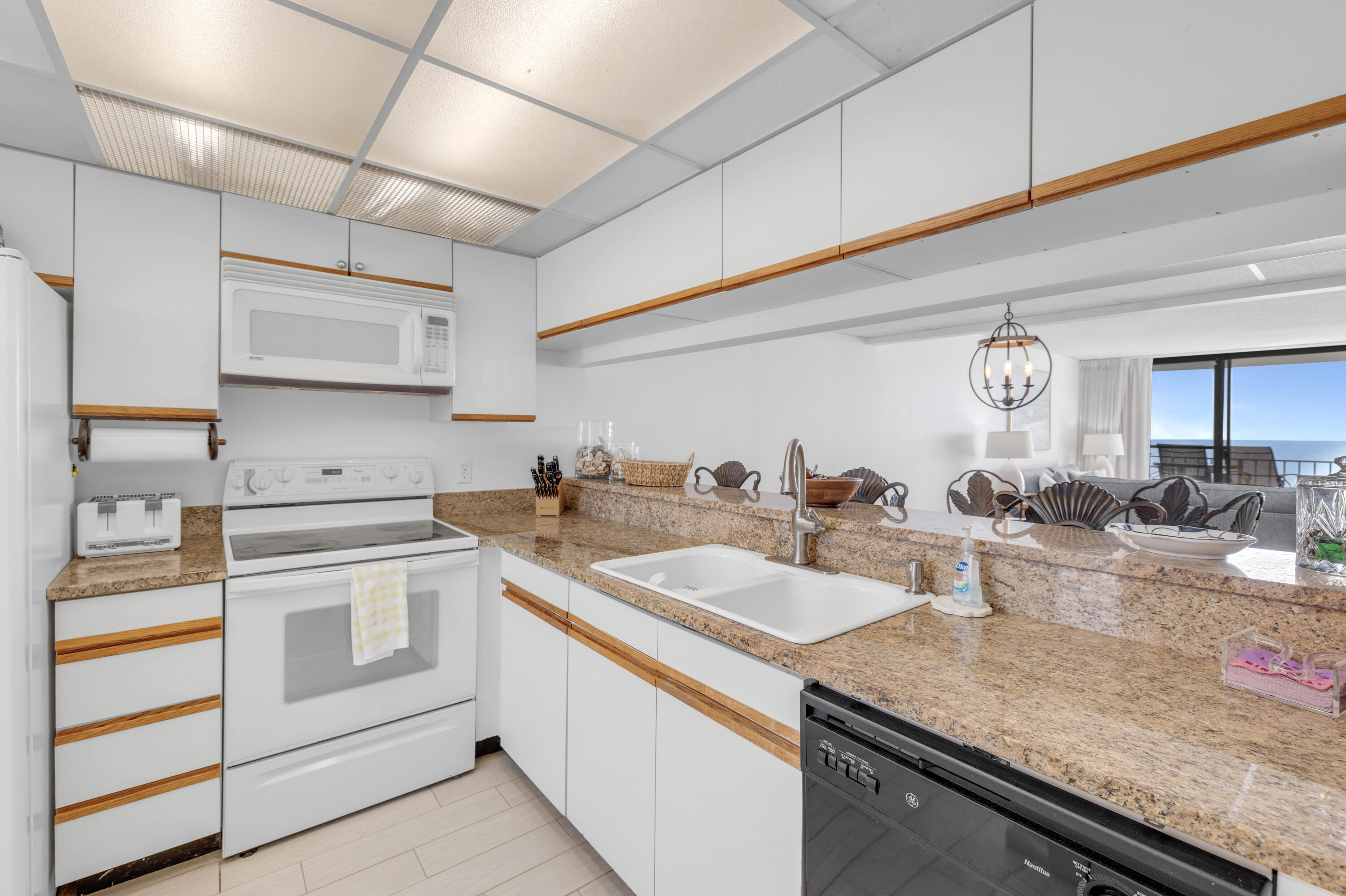 EDGEWATER TOWER 1A CONDO - Residential