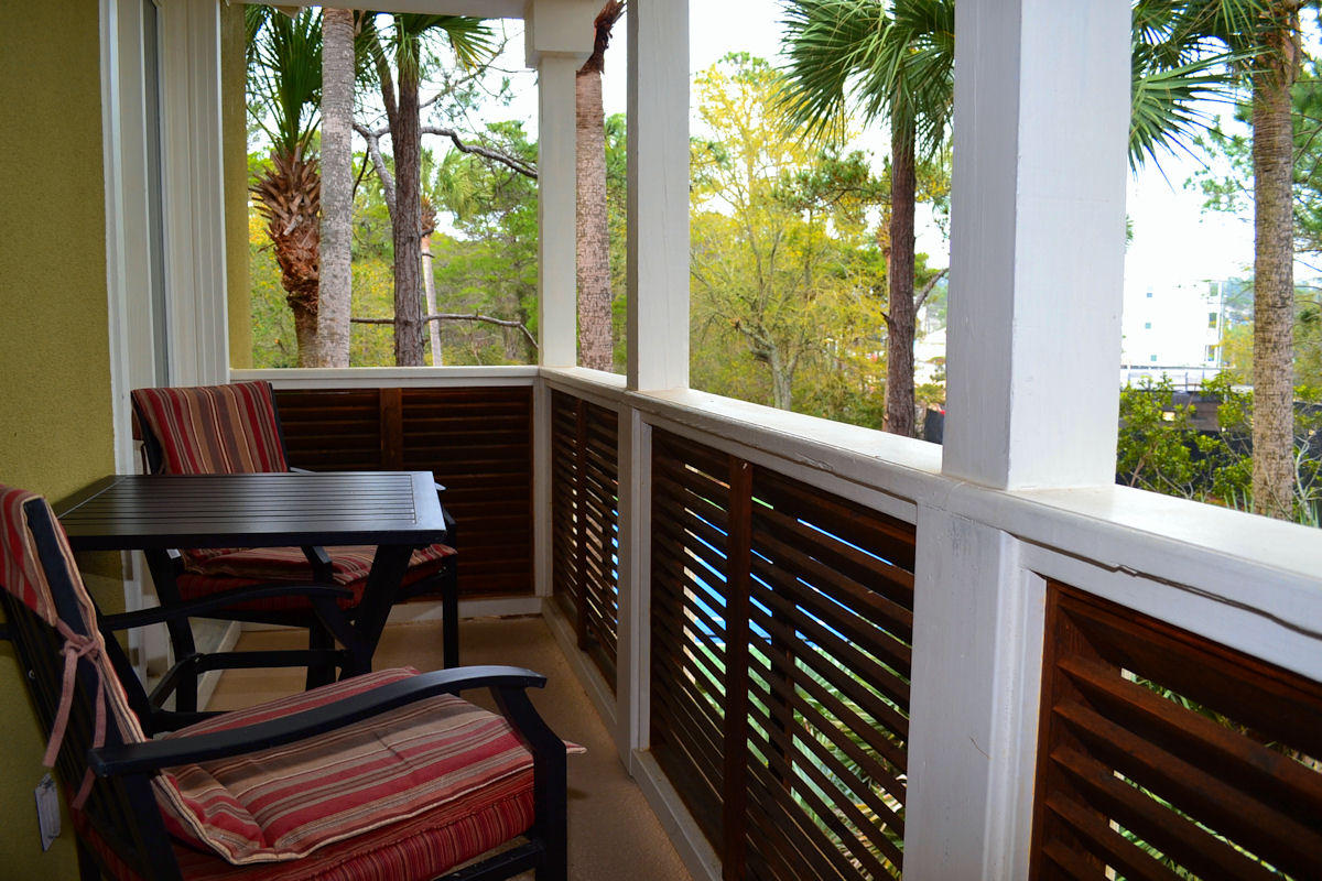 GULF PLACE COURTYARDS - Residential