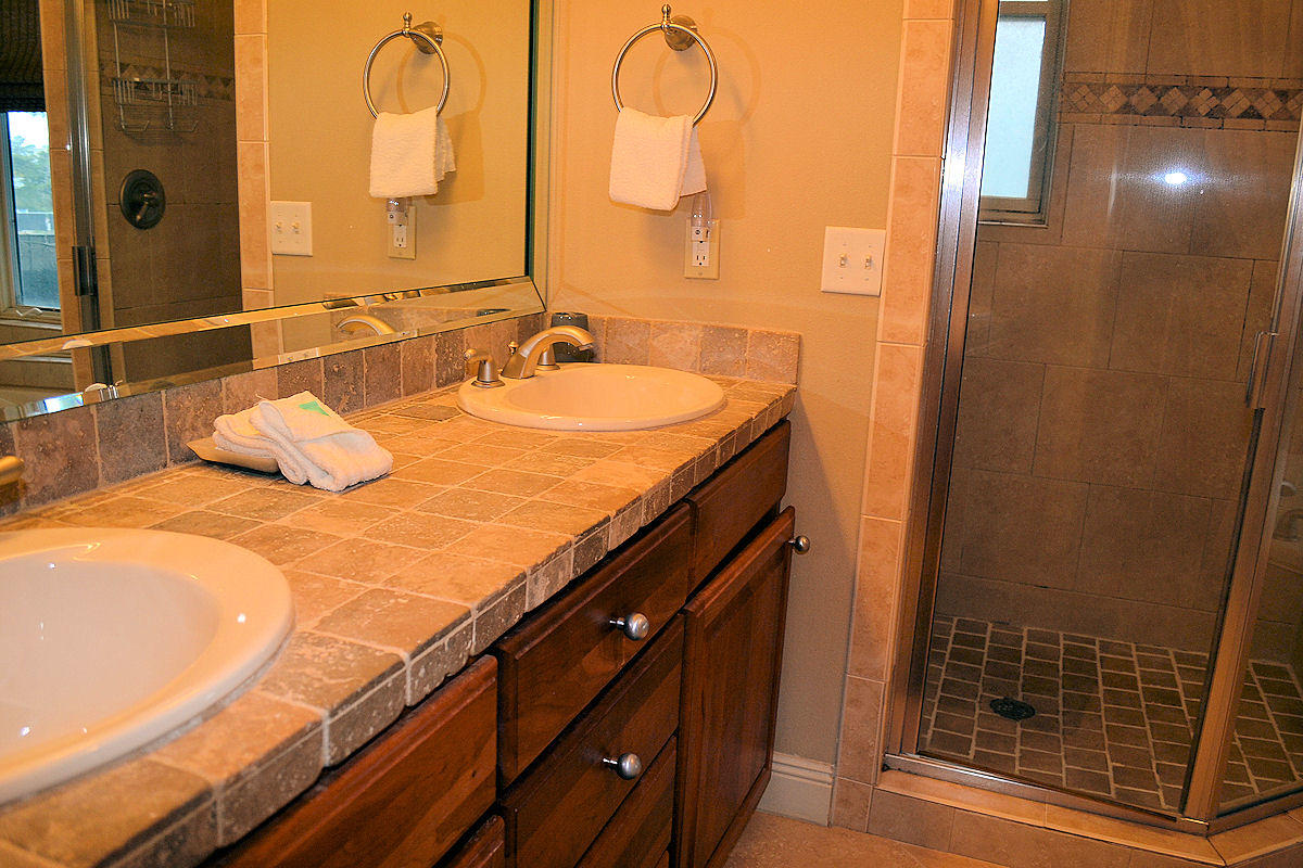 GULF PLACE COURTYARDS - Residential