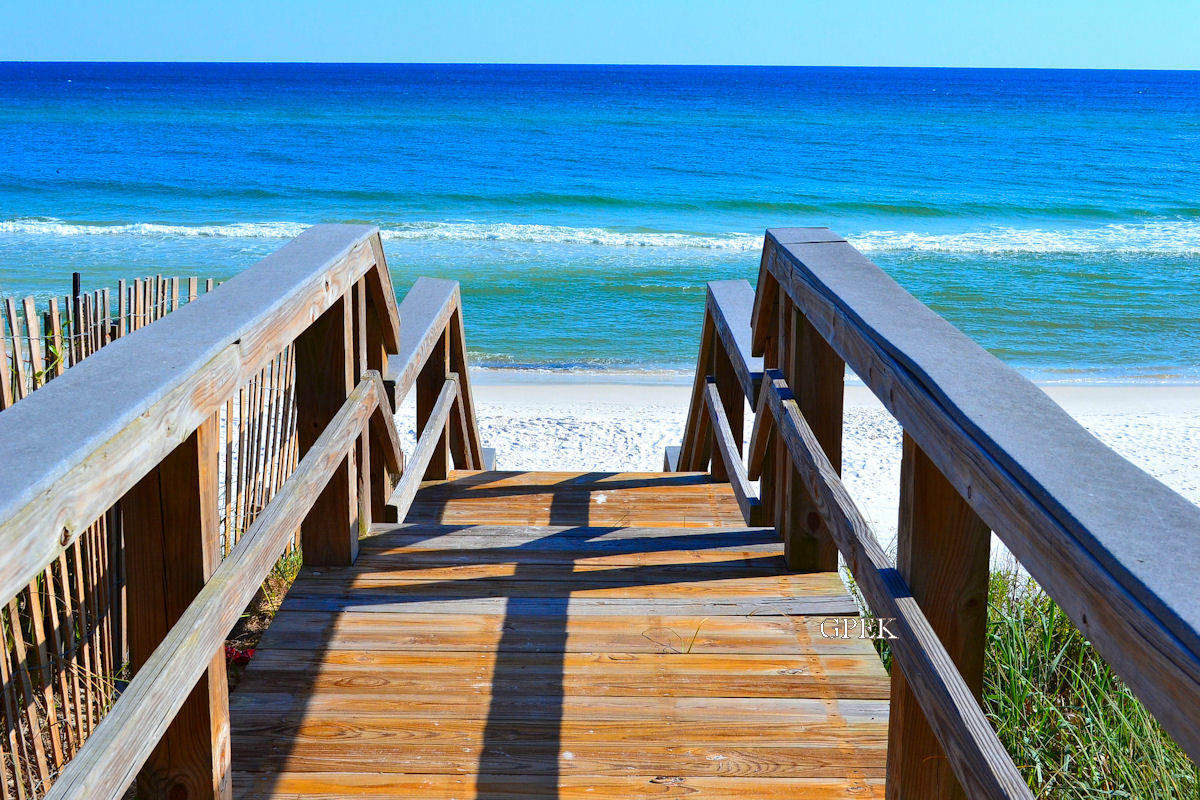 GULF PLACE COURTYARDS - Residential