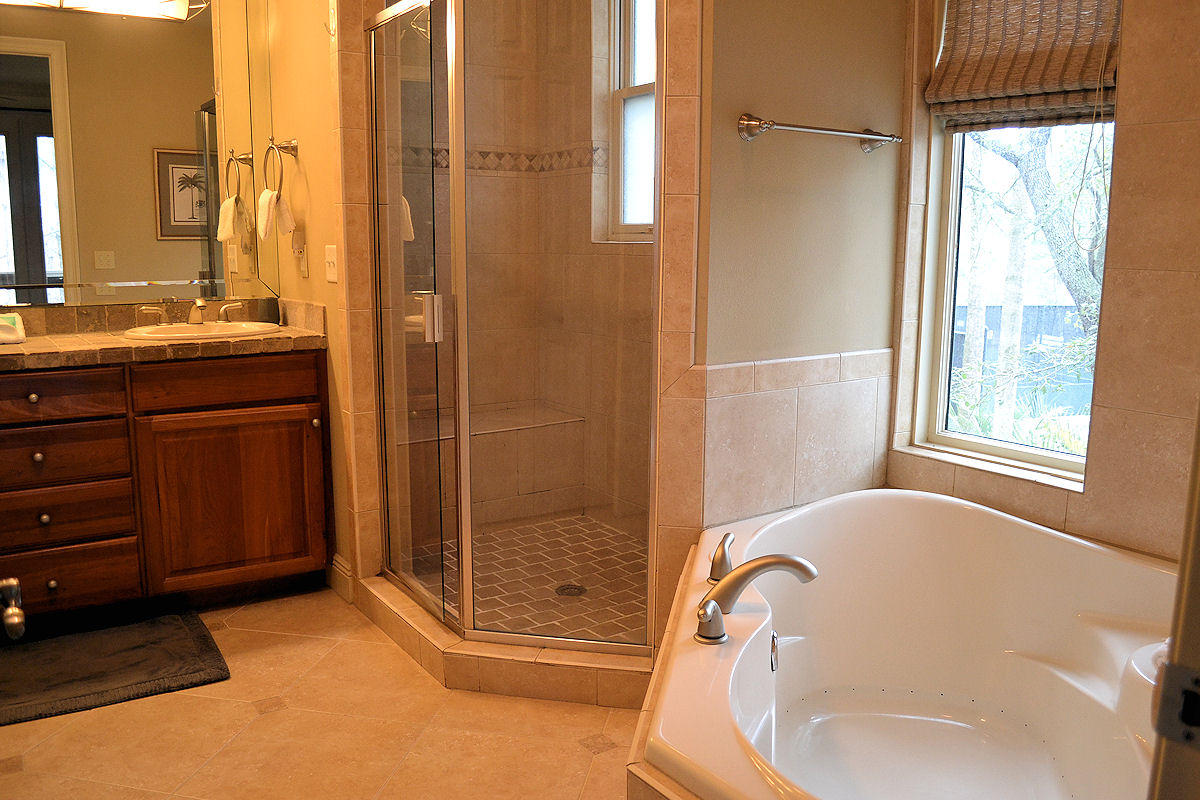 GULF PLACE COURTYARDS - Residential