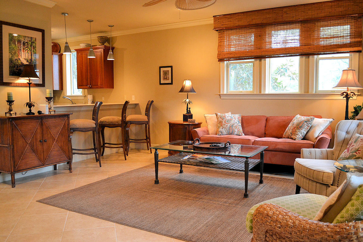 GULF PLACE COURTYARDS - Residential