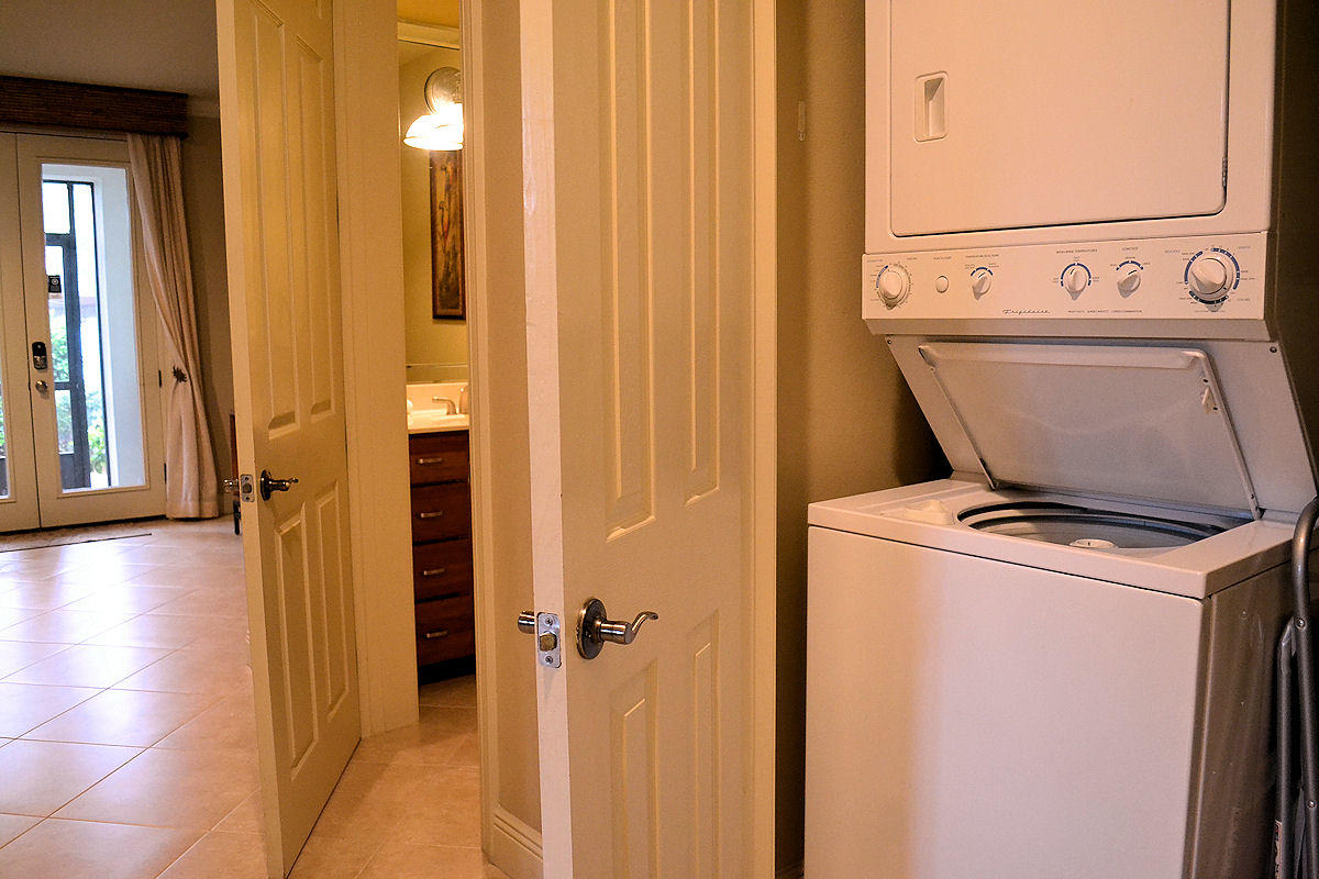 GULF PLACE COURTYARDS - Residential